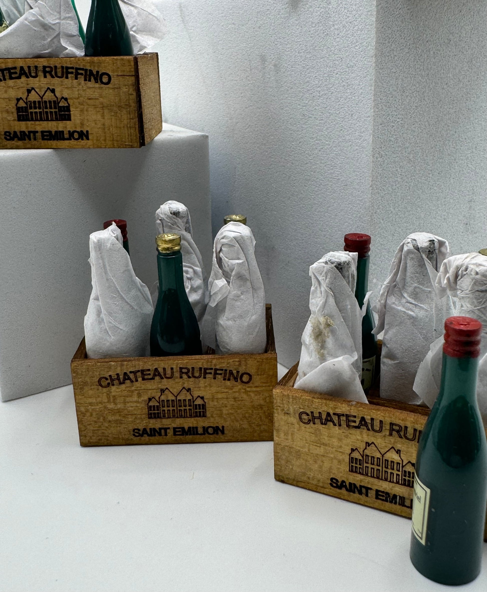 Dolls House Miniatures - 1/12th Wine Box x1