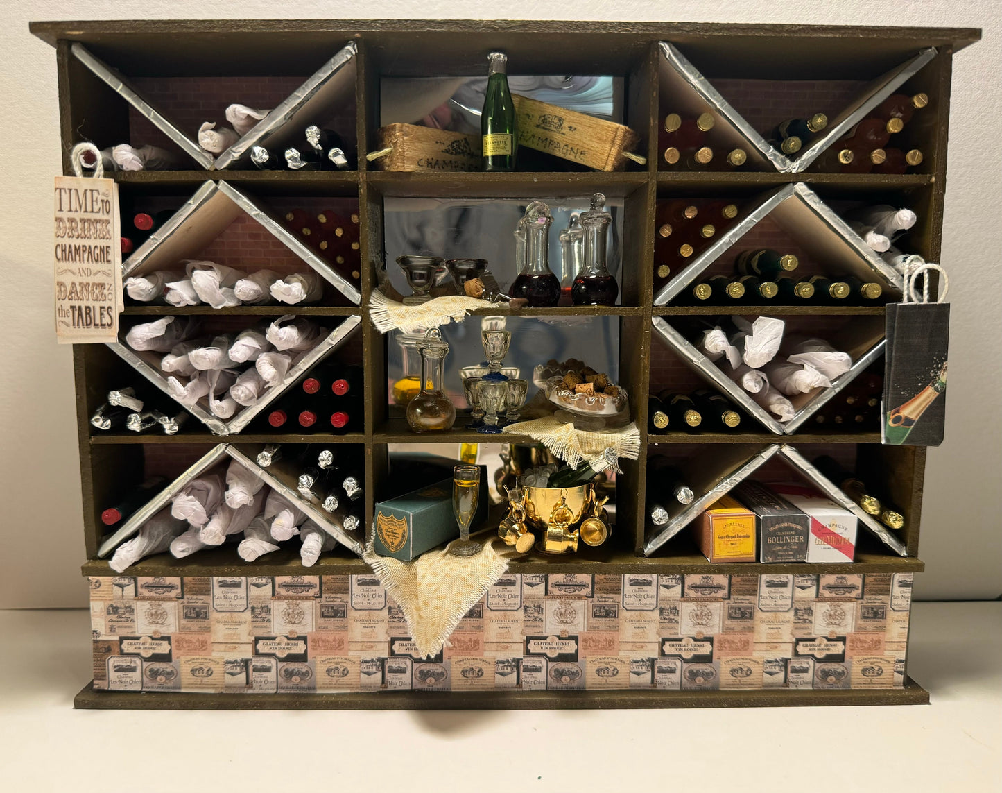 Dolls House Miniatures - 1/12th Wine And Champagne Rack / shelf