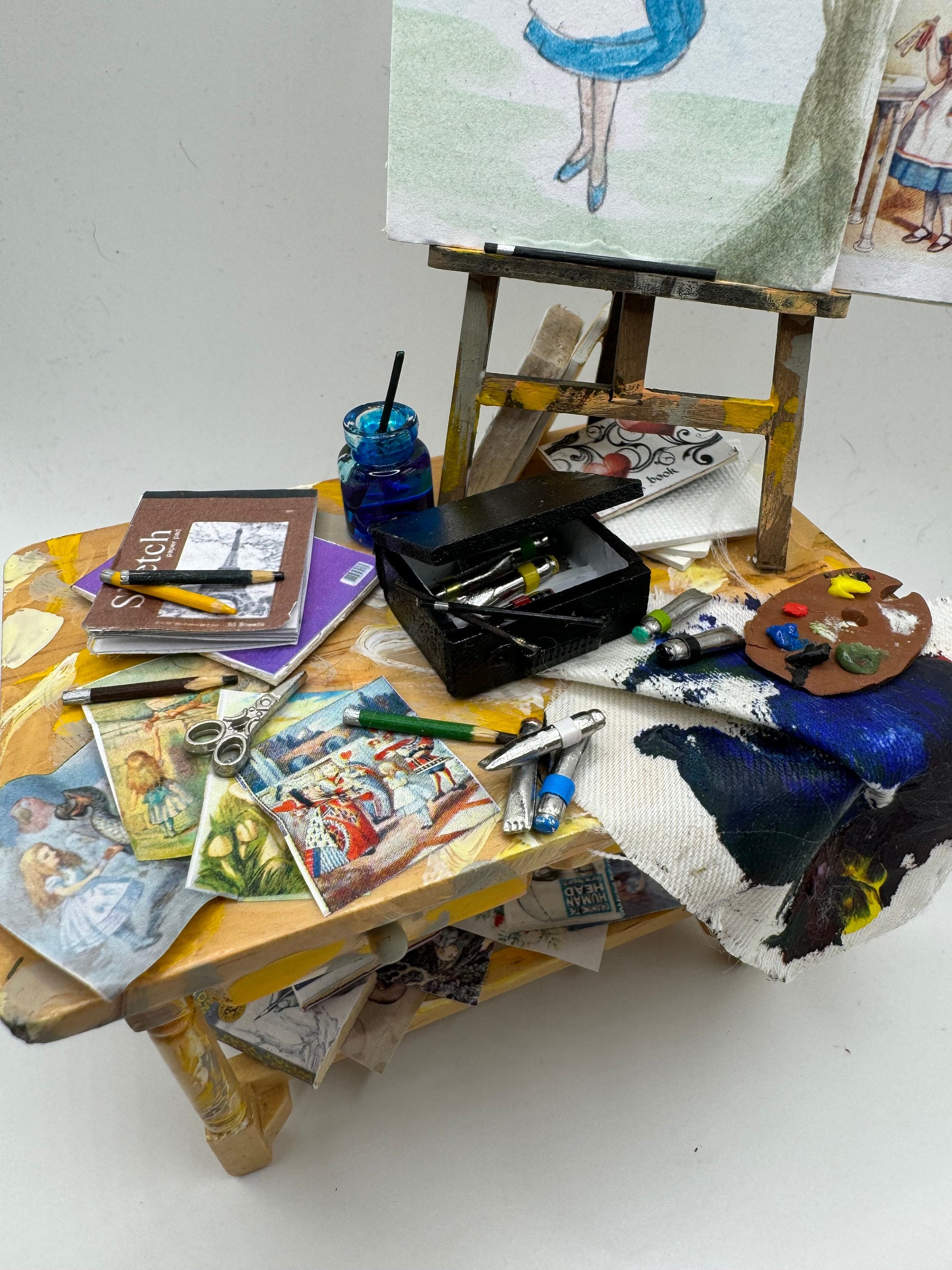 Dolls House Miniatures - 1/12th Artist's Table