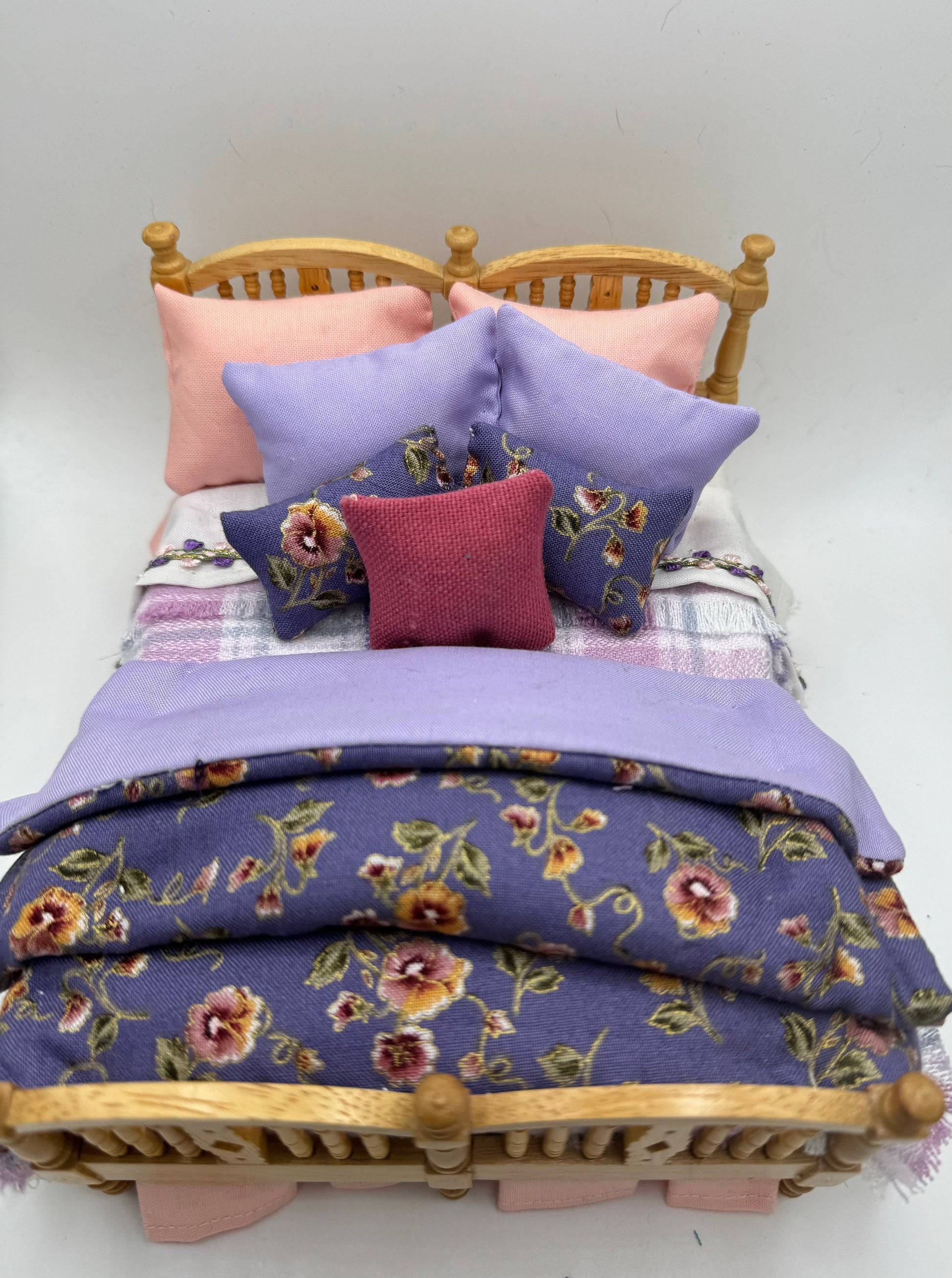 Dolls House Dressed 1/12th Double Bed - Pansy