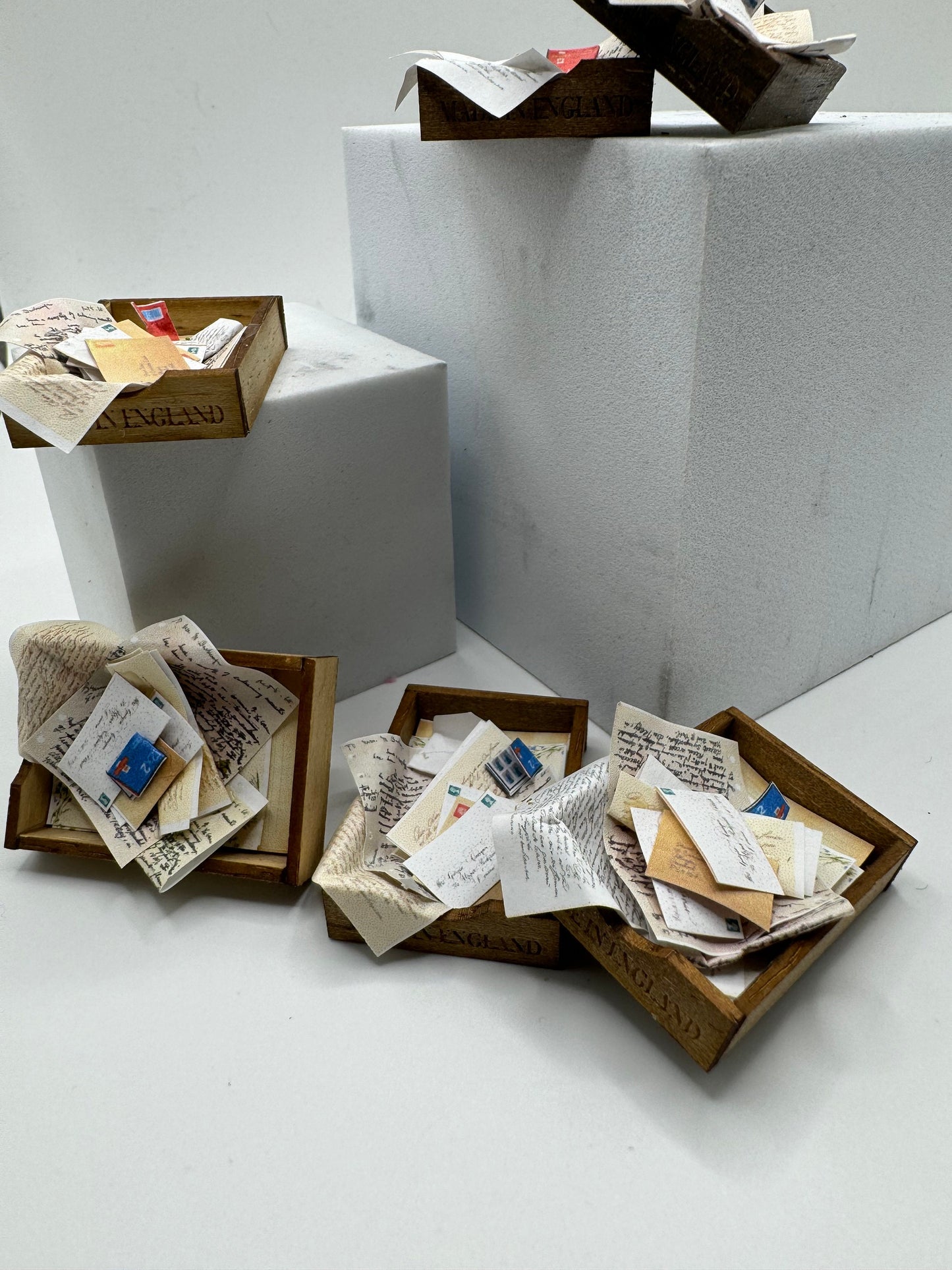 Dolls House Miniatures - 1/12th desk letter tray  x1