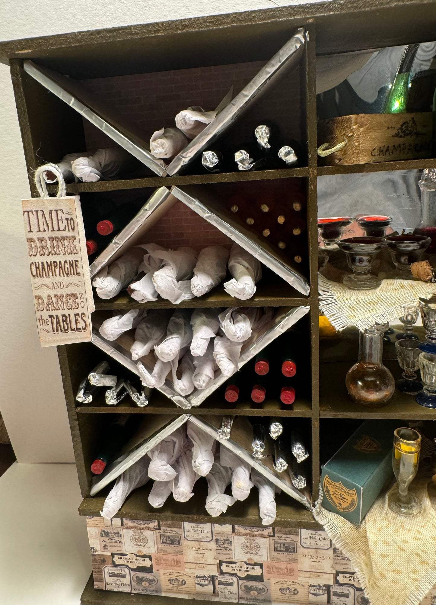 Dolls House Miniatures - 1/12th Wine And Champagne Rack / shelf