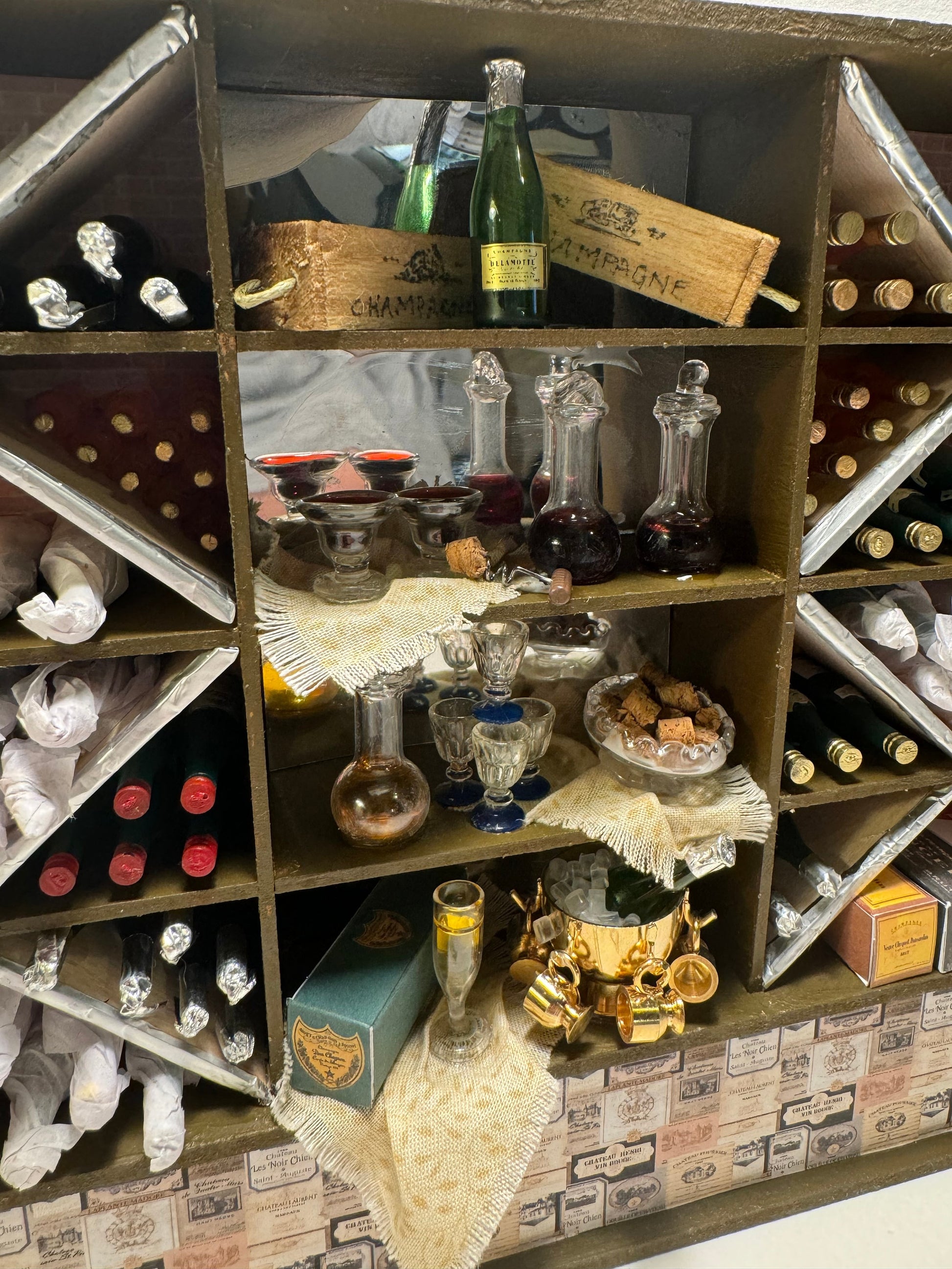 Dolls House Miniatures - 1/12th Wine And Champagne Rack / shelf