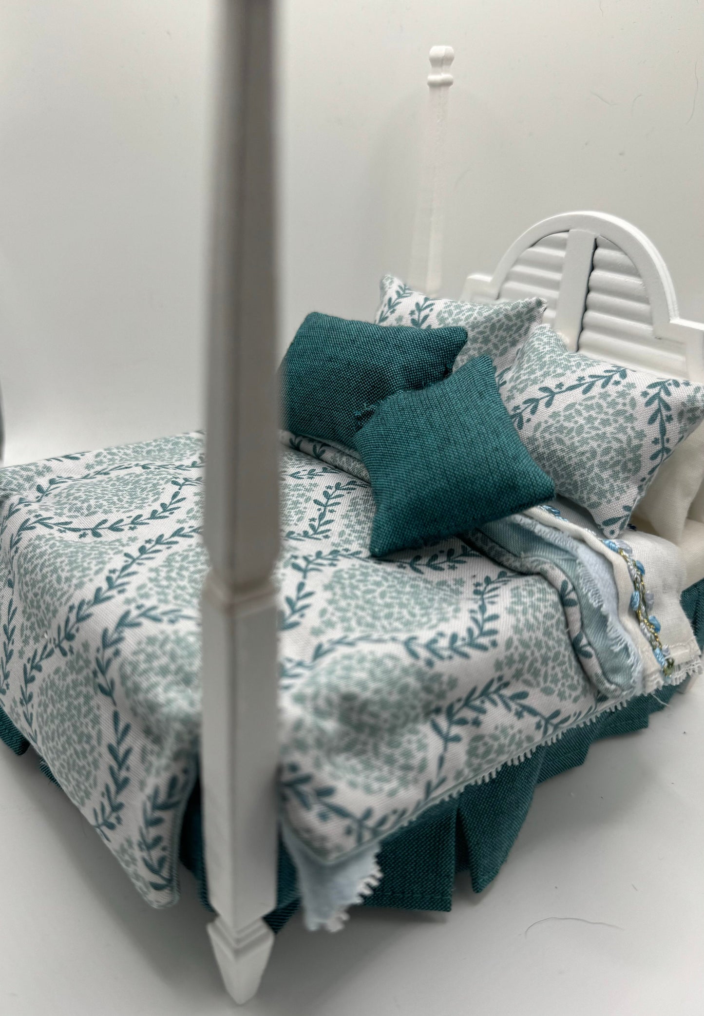 Dolls House Dressed 1/12th Double Poster Bed - Bonnie