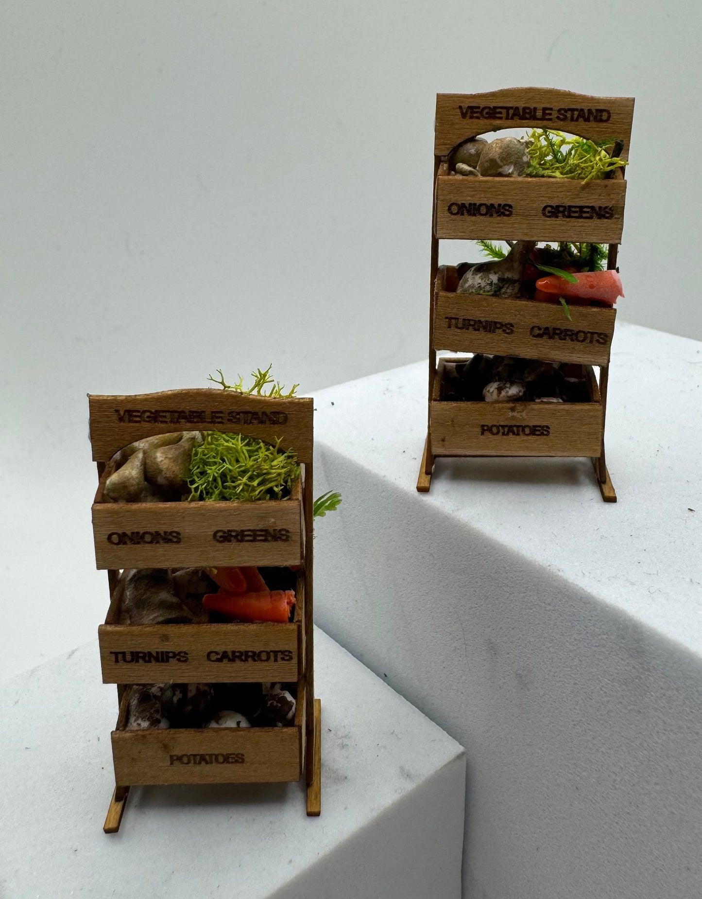 Dolls House Miniatures - 1/24th / 1:24 / Quarter Inch Scale Vegetable stand x1