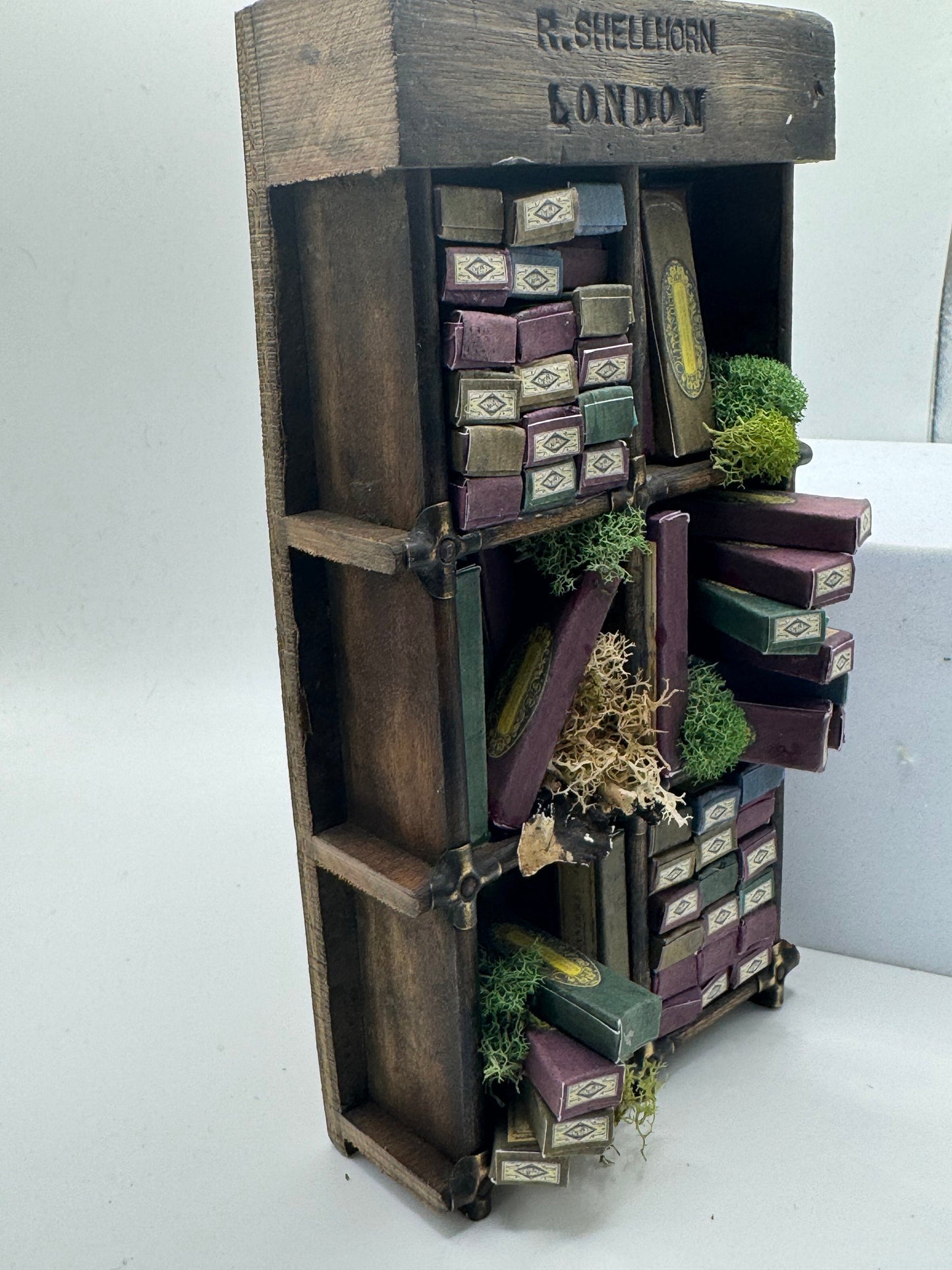 Dolls House Miniatures - 1/12th Wand Shelves / vintage print press box