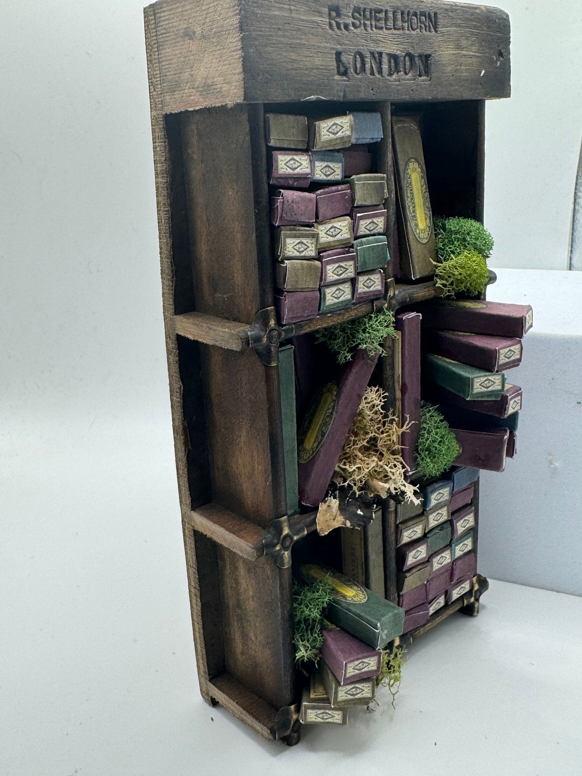 Dolls House Miniatures - 1/12th Wand Shelves / vintage print press box