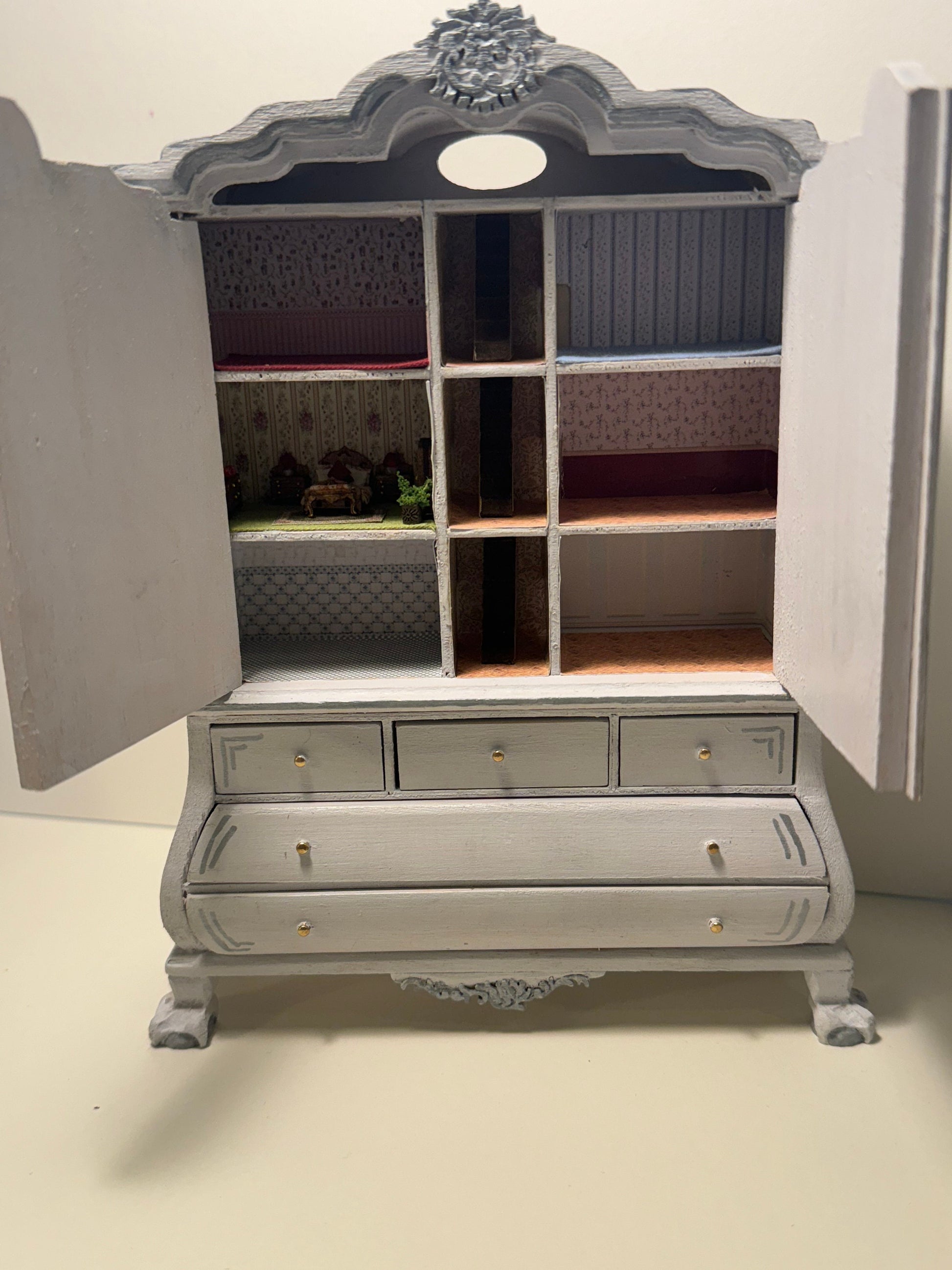 Dolls House Miniatures - 1/12 Dutch Baby Cabinet / Dollshouse