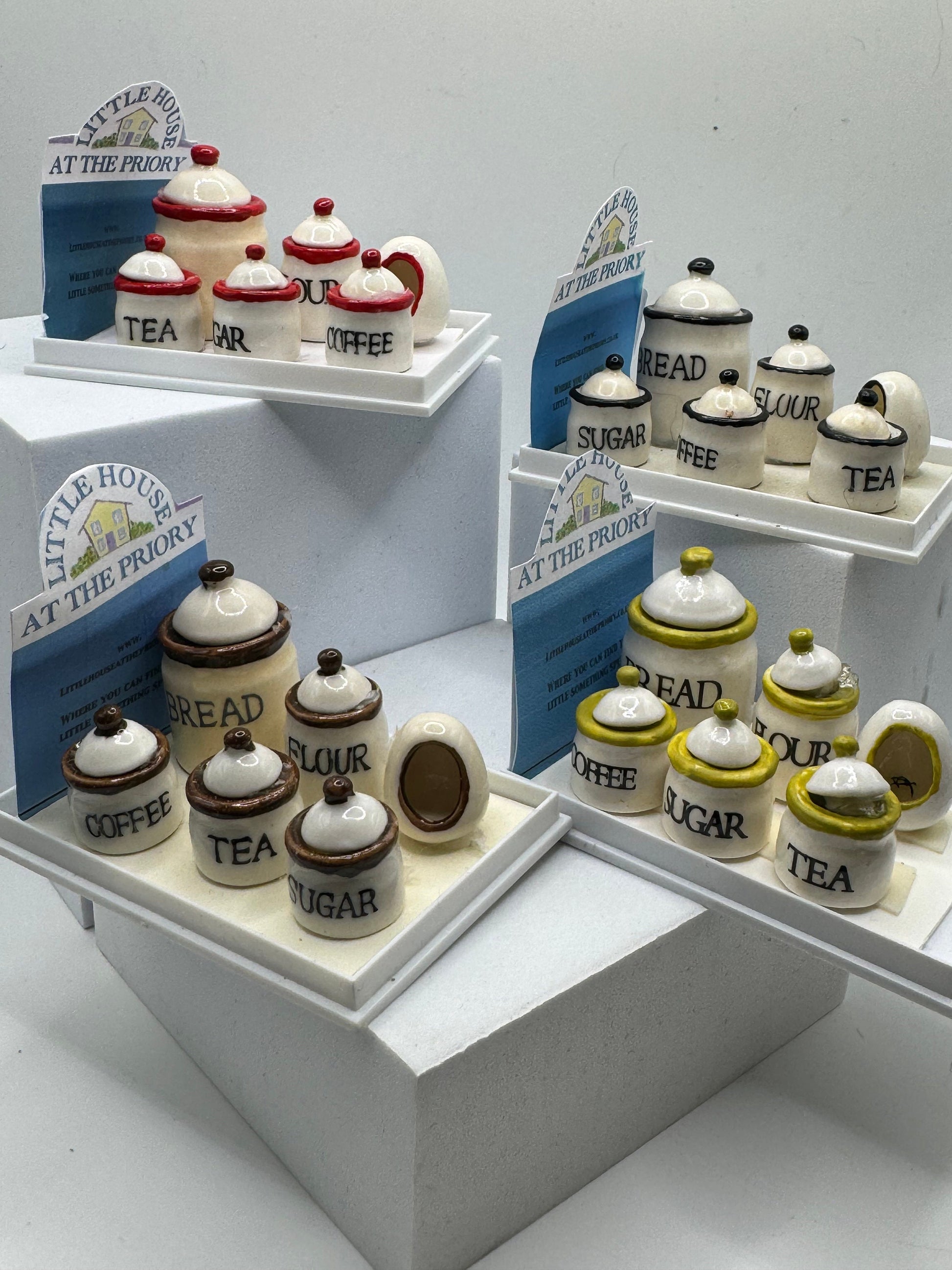 Dolls House Miniatures - 1/12th Cream Kitchen Jar set x1 (various colours)