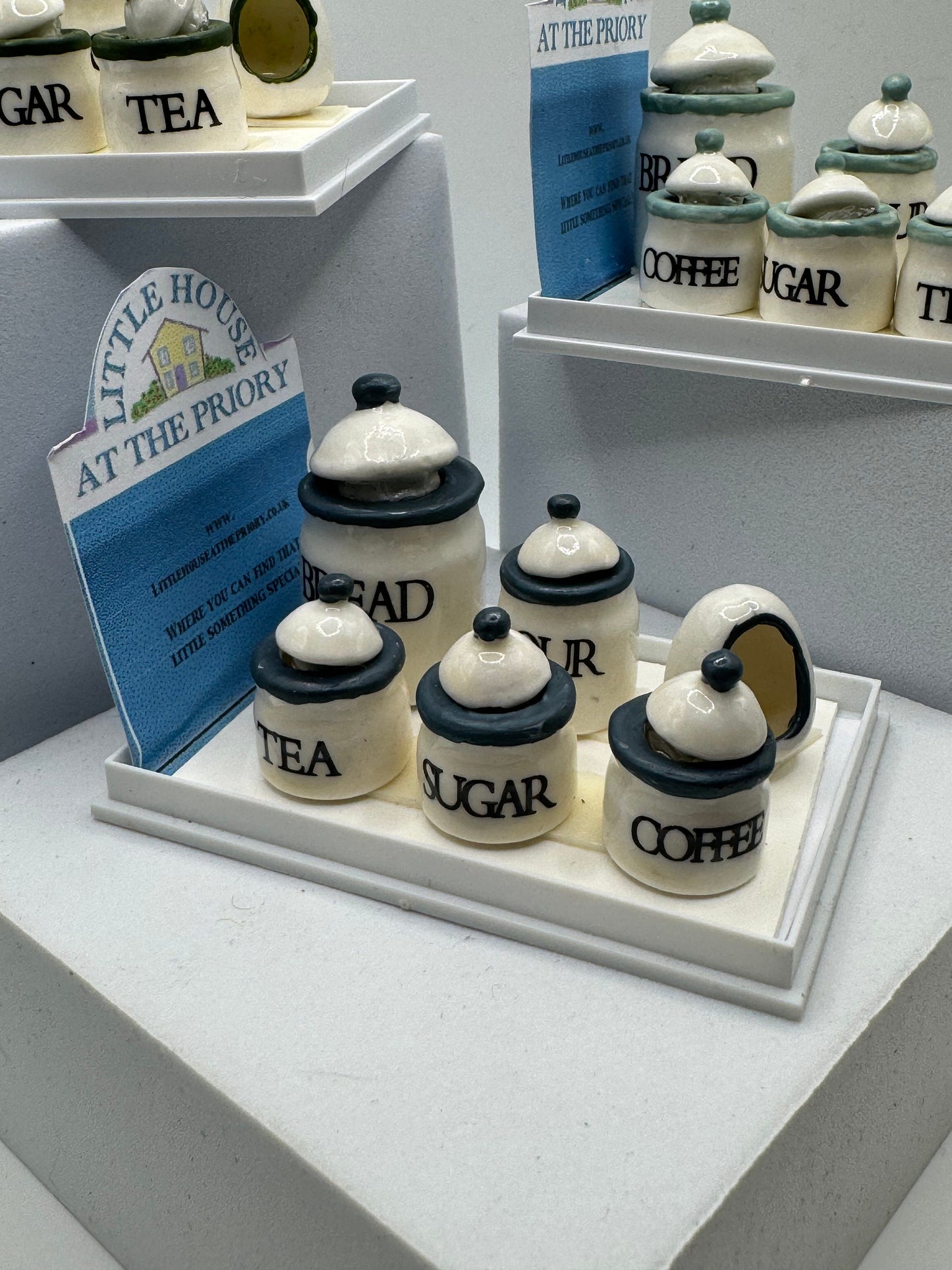 Dolls House Miniatures - 1/12th Cream Kitchen Jar set x1 (various colours)