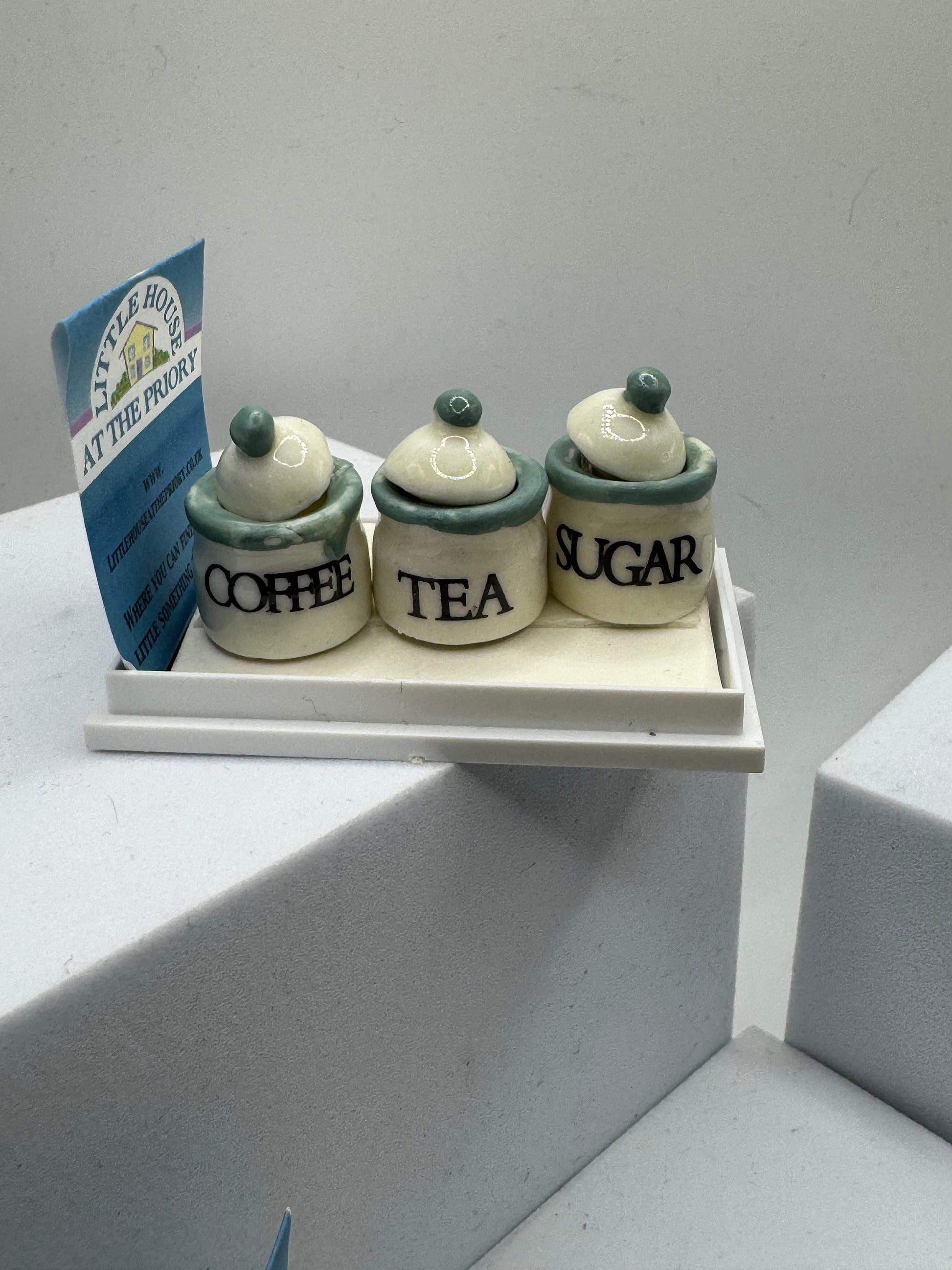 Dolls House Miniatures - 1/12th Kitchen Tea Coffee Sugar Jar set x1 (various colours)