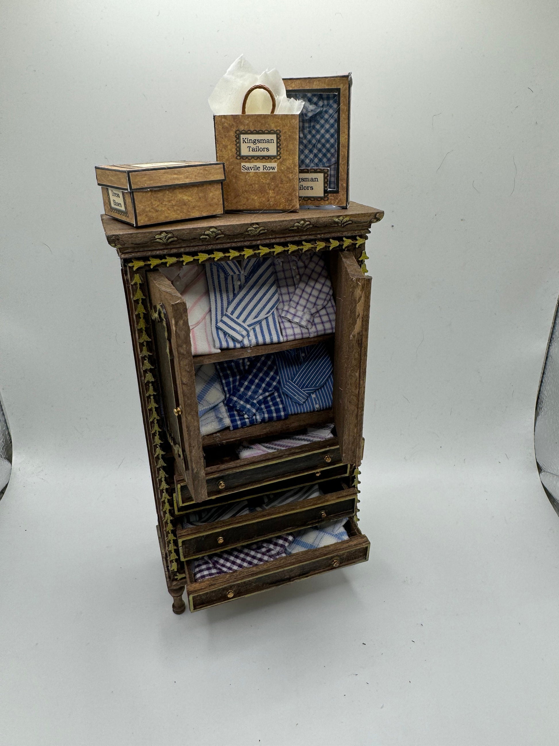 Dolls House Miniatures - 1/12 Gentlemen's Shirt cabinet