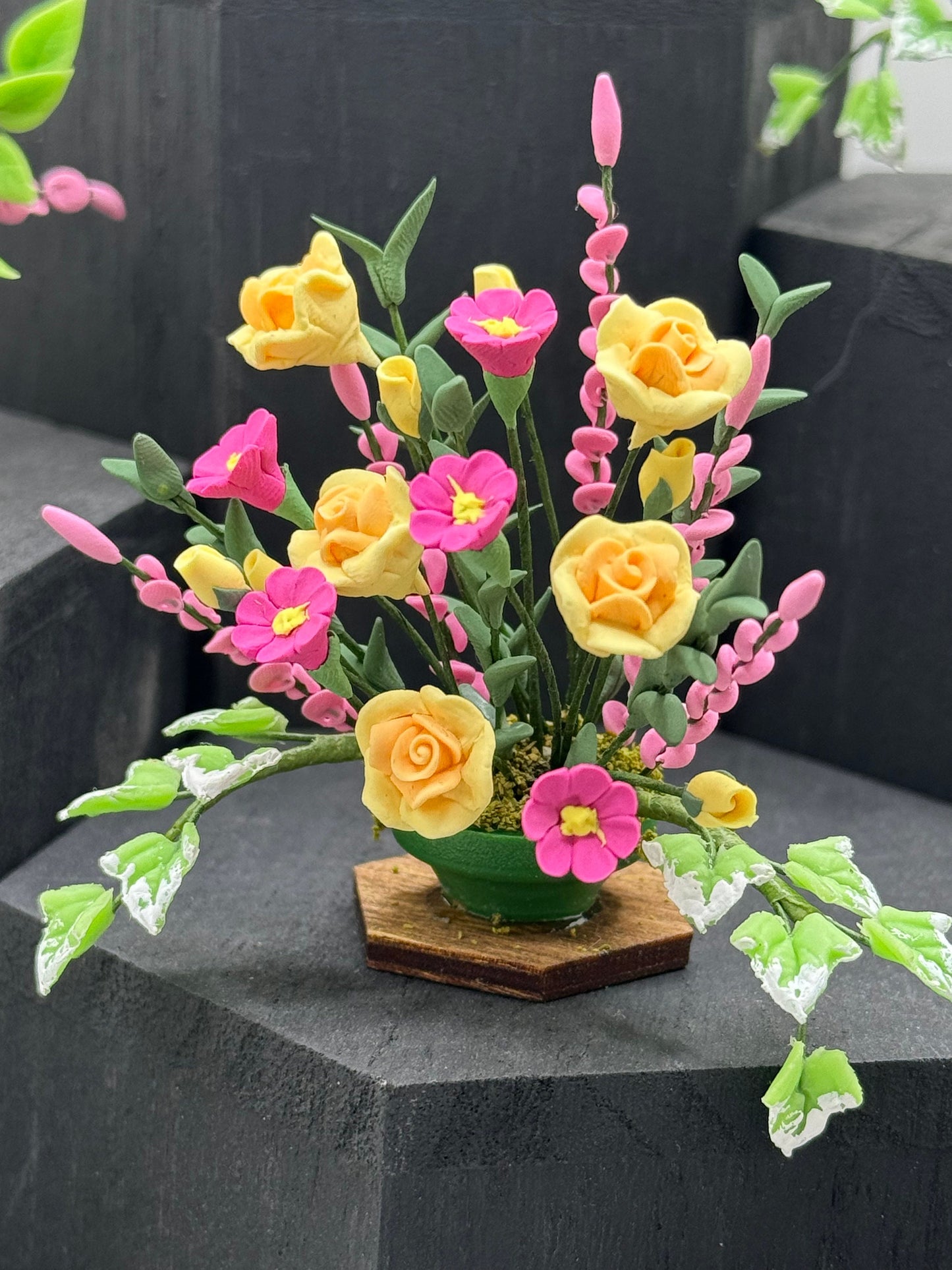 Dolls House Miniatures - 1/12th  Floral / Flower display (various options)