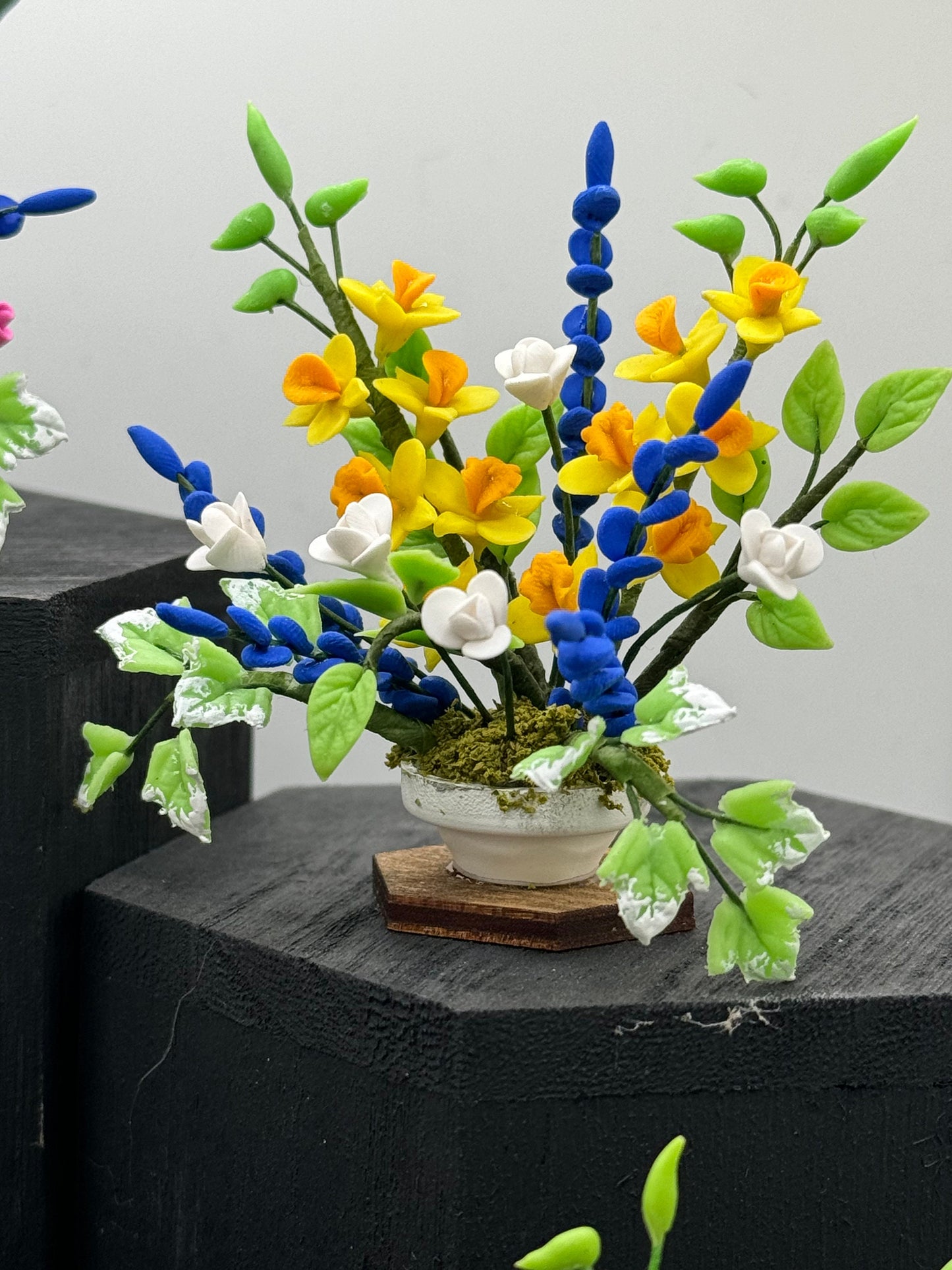 Dolls House Miniatures - 1/12th  Floral / Flower display (various options)