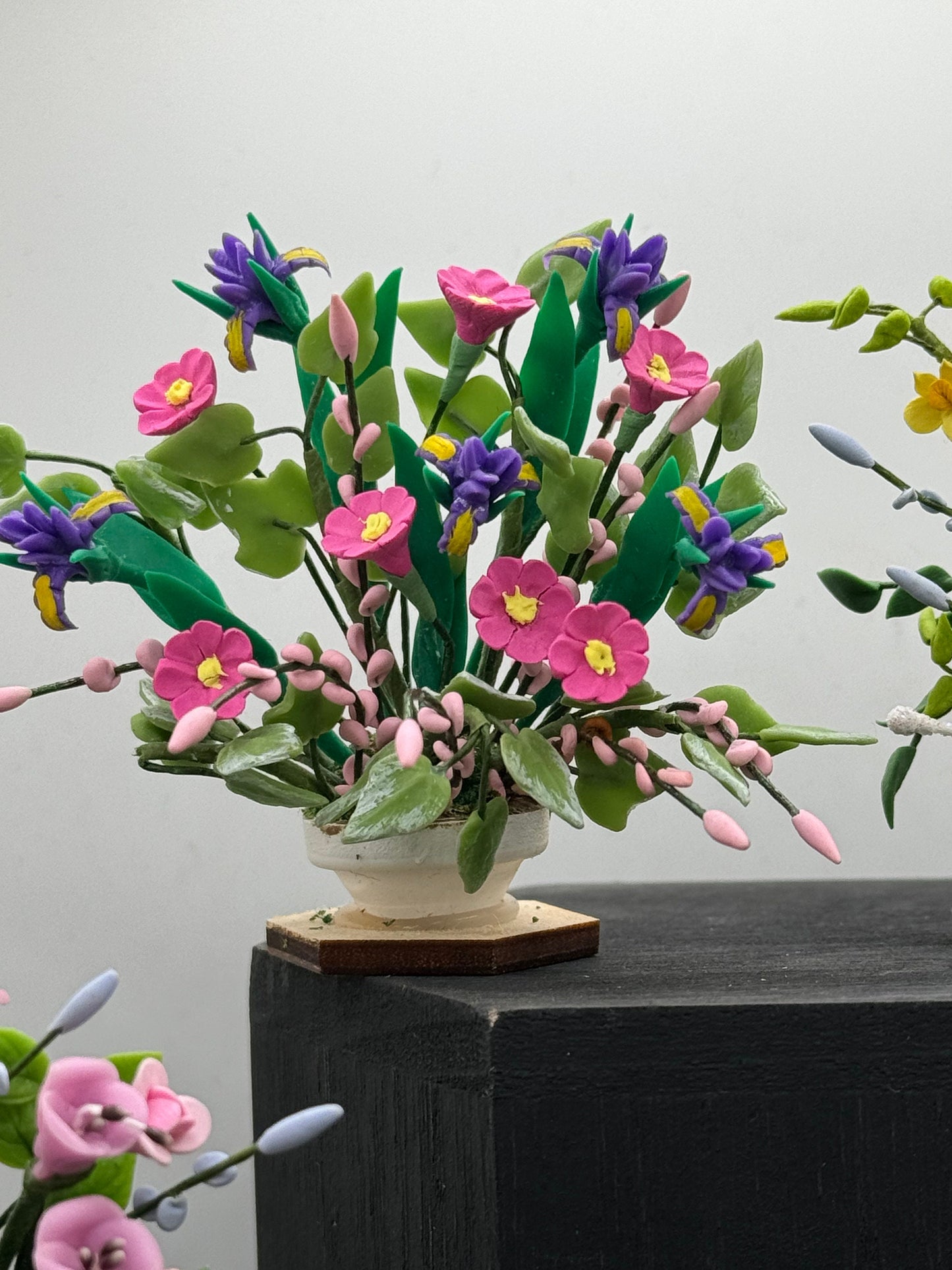 Dolls House Miniatures - 1/12th  Floral / Flower display (various options)