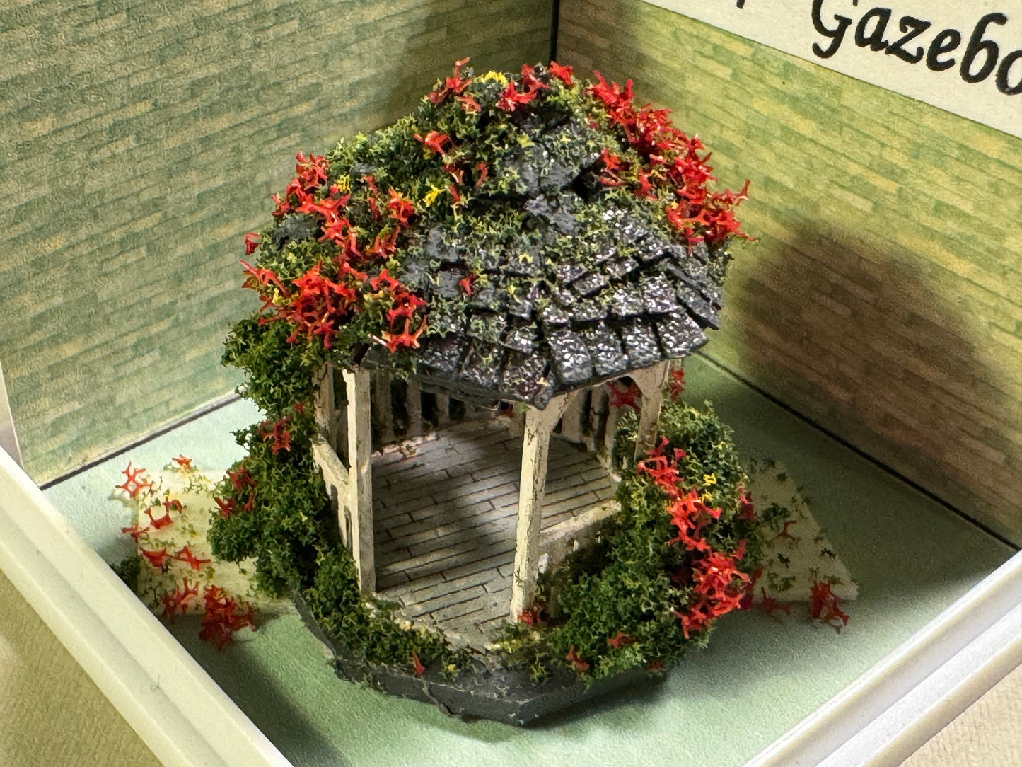 Dolls House Miniatures 1/144th  / 1:144 / Micro  / Dutch Scale Summer House / Gazebo
