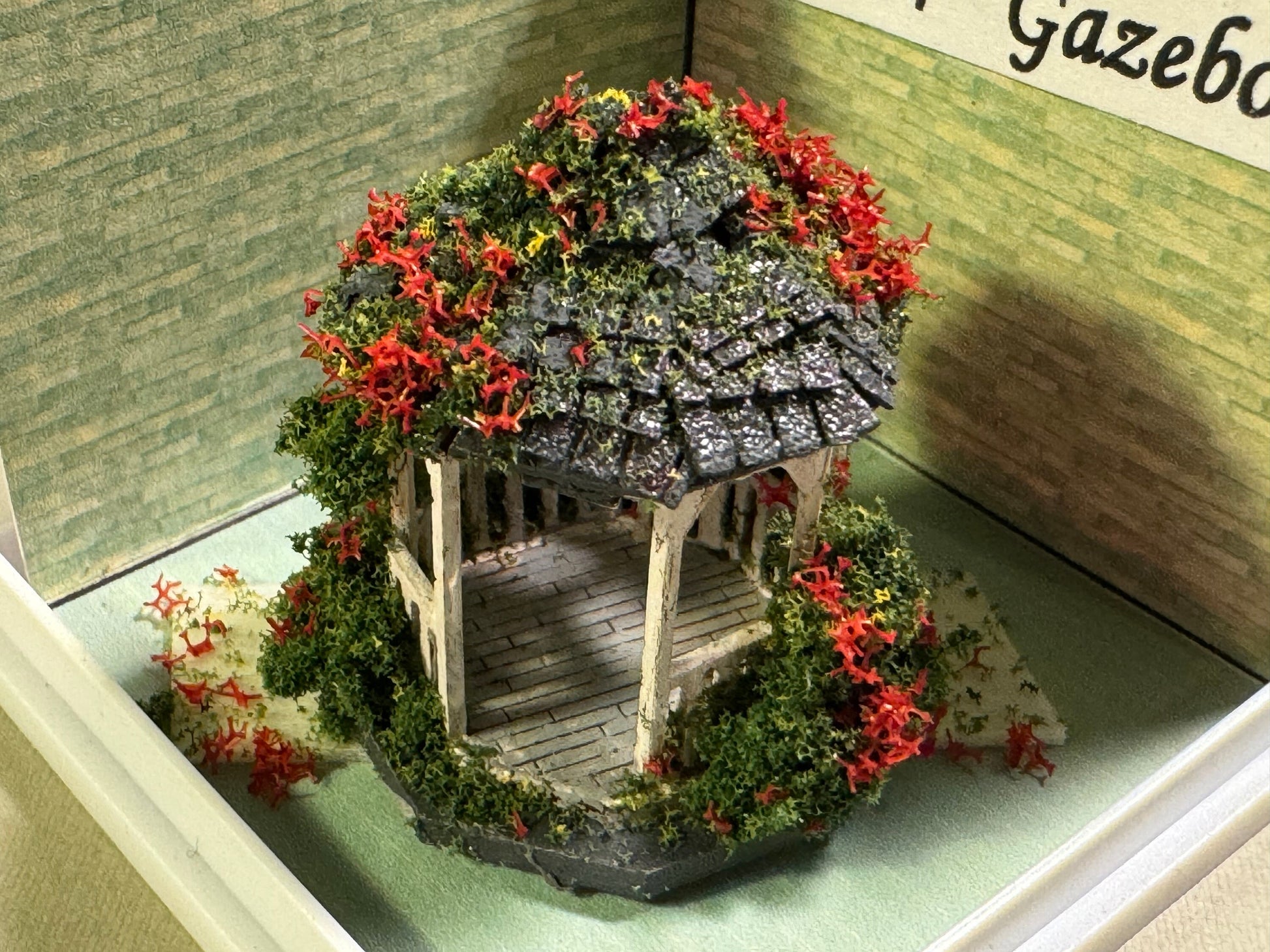 Dolls House Miniatures 1/144th  / 1:144 / Micro  / Dutch Scale Summer House / Gazebo