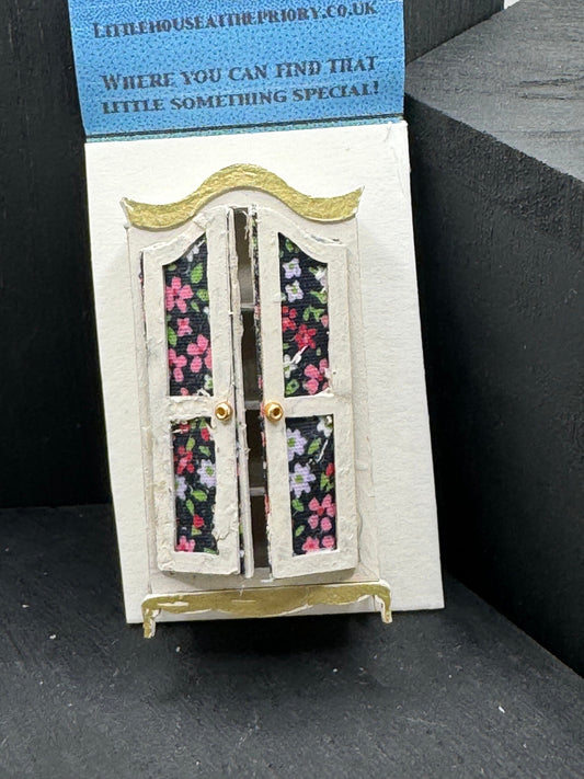 DOLLS HOUSE MINIATURES - 1/48 - 1:48 - 1/4" - Quarter Inch Scale - Cabinet