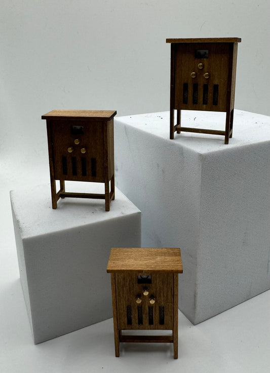 Dolls House Miniatures - 1/24th / 1:24 / Quarter Inch Scale vintage console radio x1