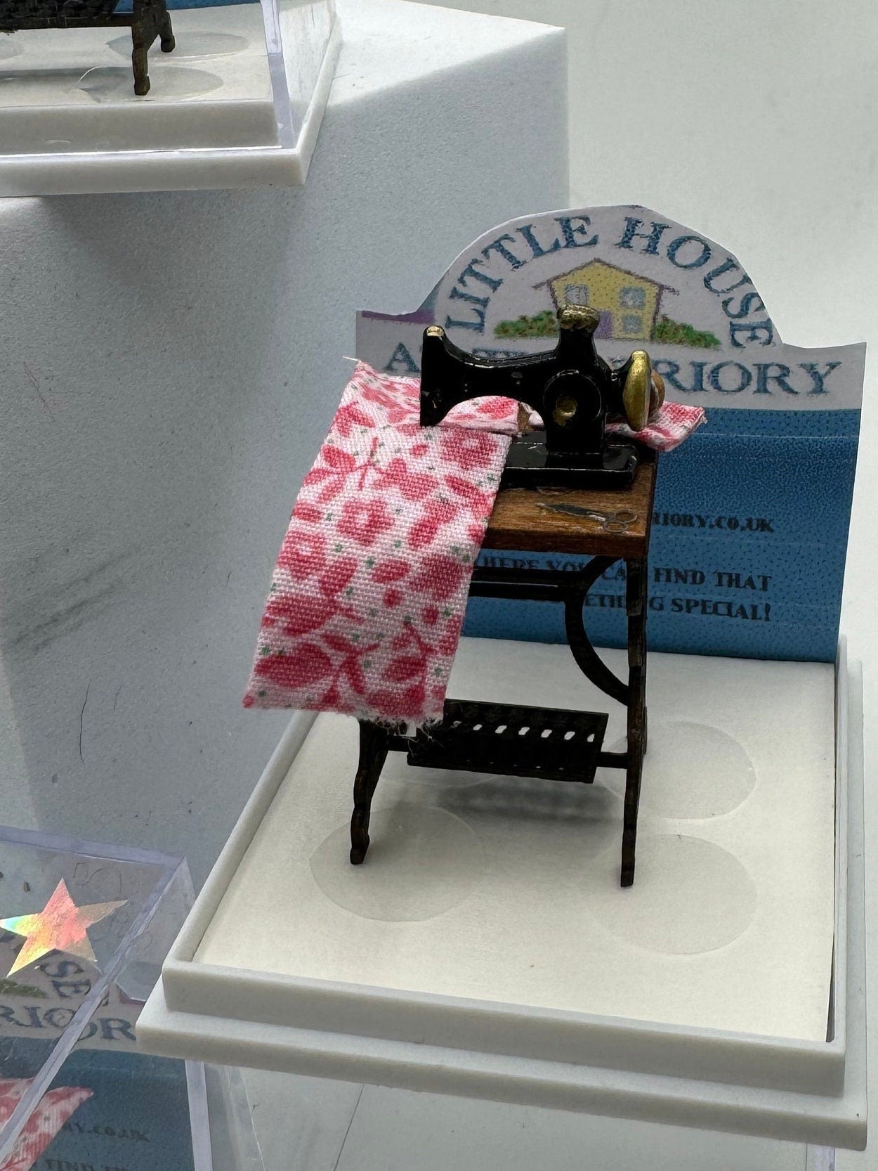 Dolls House Miniatures - 1/24th / 1:24 / Quarter Inch Scale Sewing Machine Table x 1