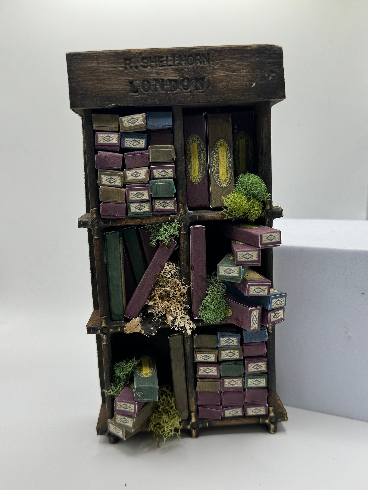 Dolls House Miniatures - 1/12th Wand Shelves / vintage print press box