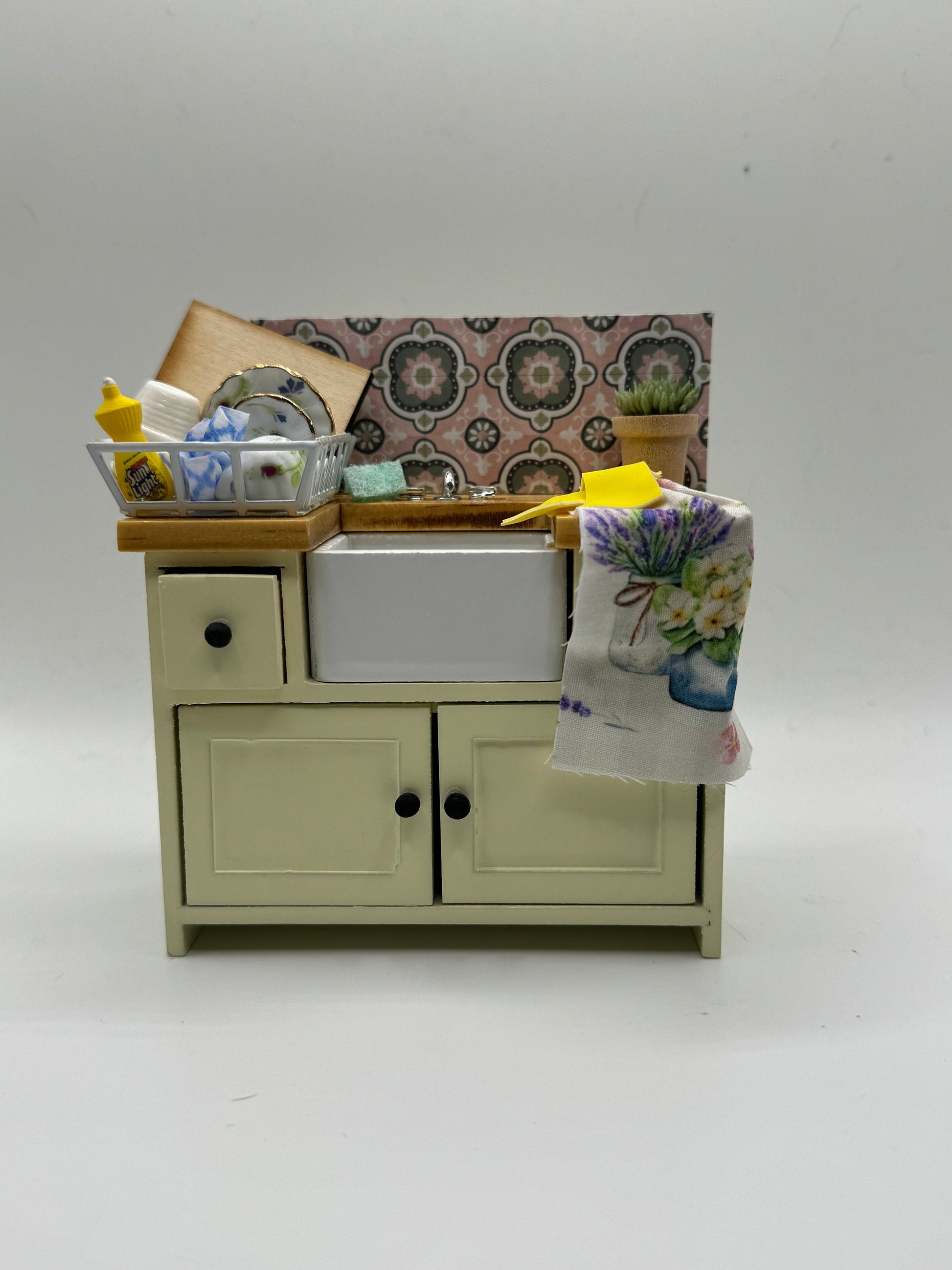 Dolls House Miniatures - 1/12 Kitchen Sink Counter