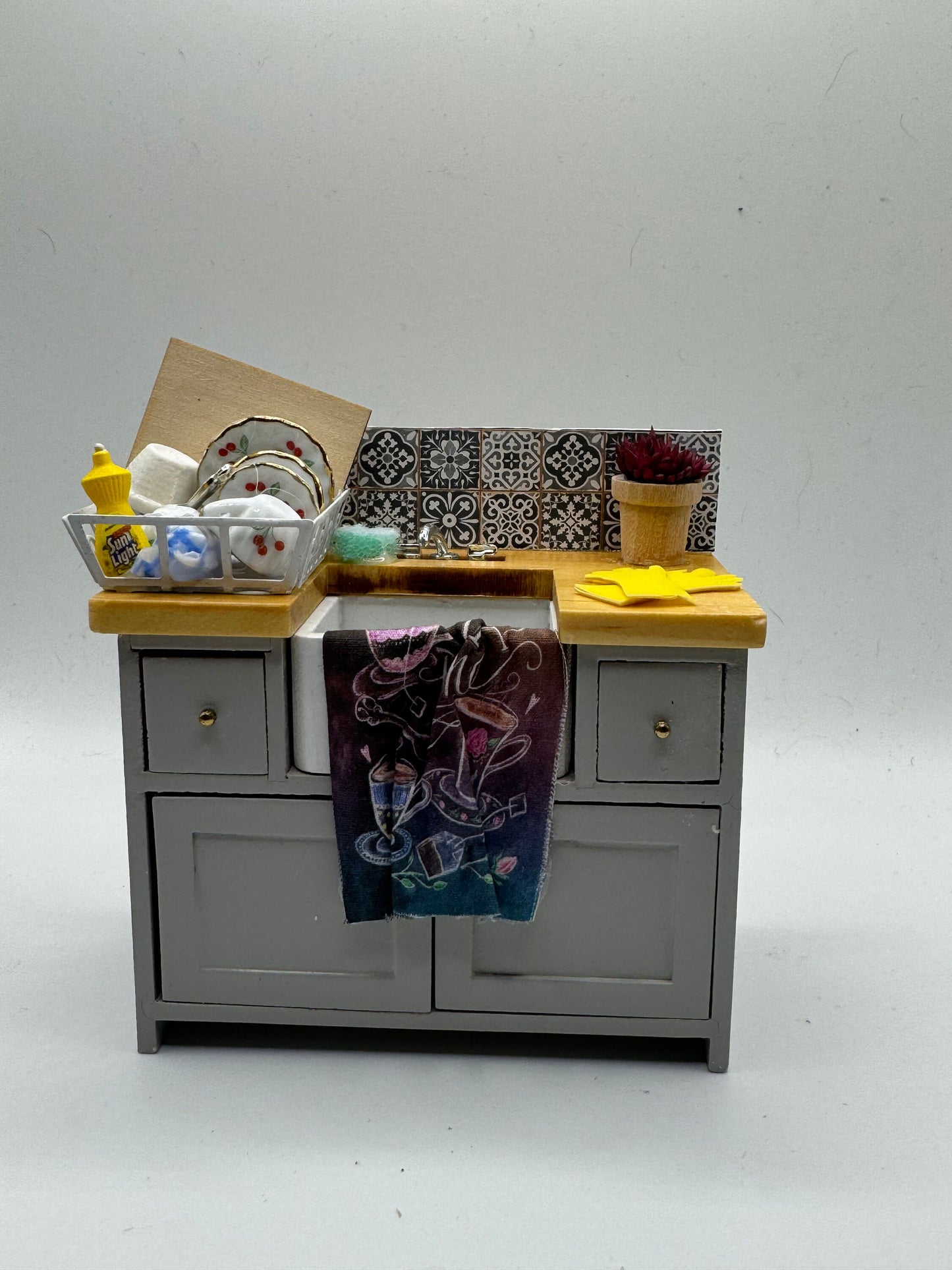 Dolls House Miniatures - 1/12 Kitchen Sink Counter