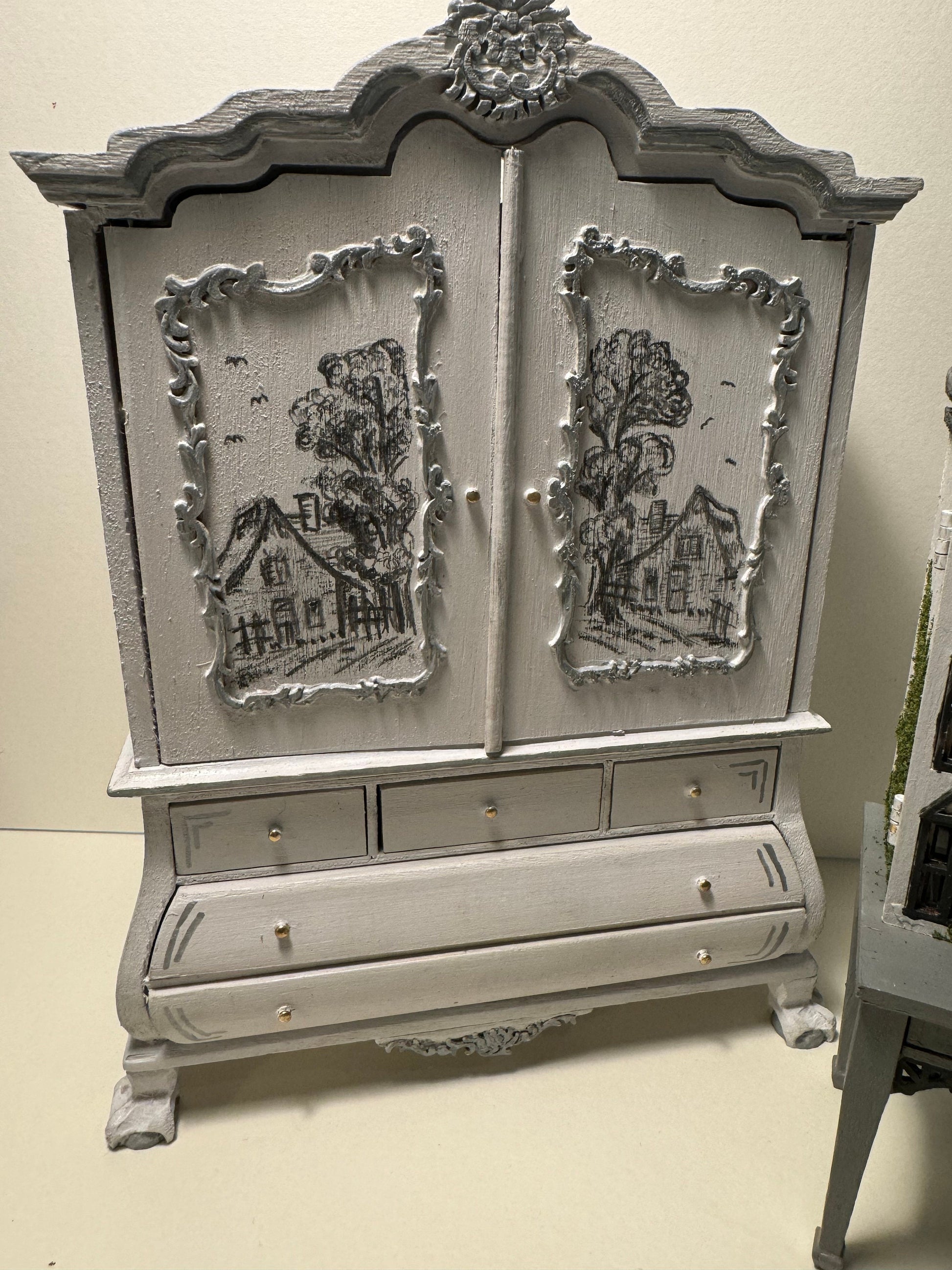 Dolls House Miniatures - 1/12 Dutch Baby Cabinet / Dollshouse