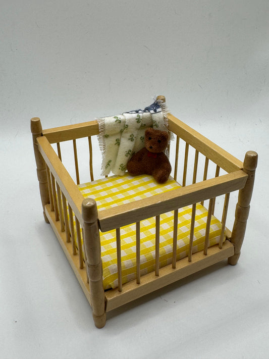 Dolls House 1/12th Pine Playpen