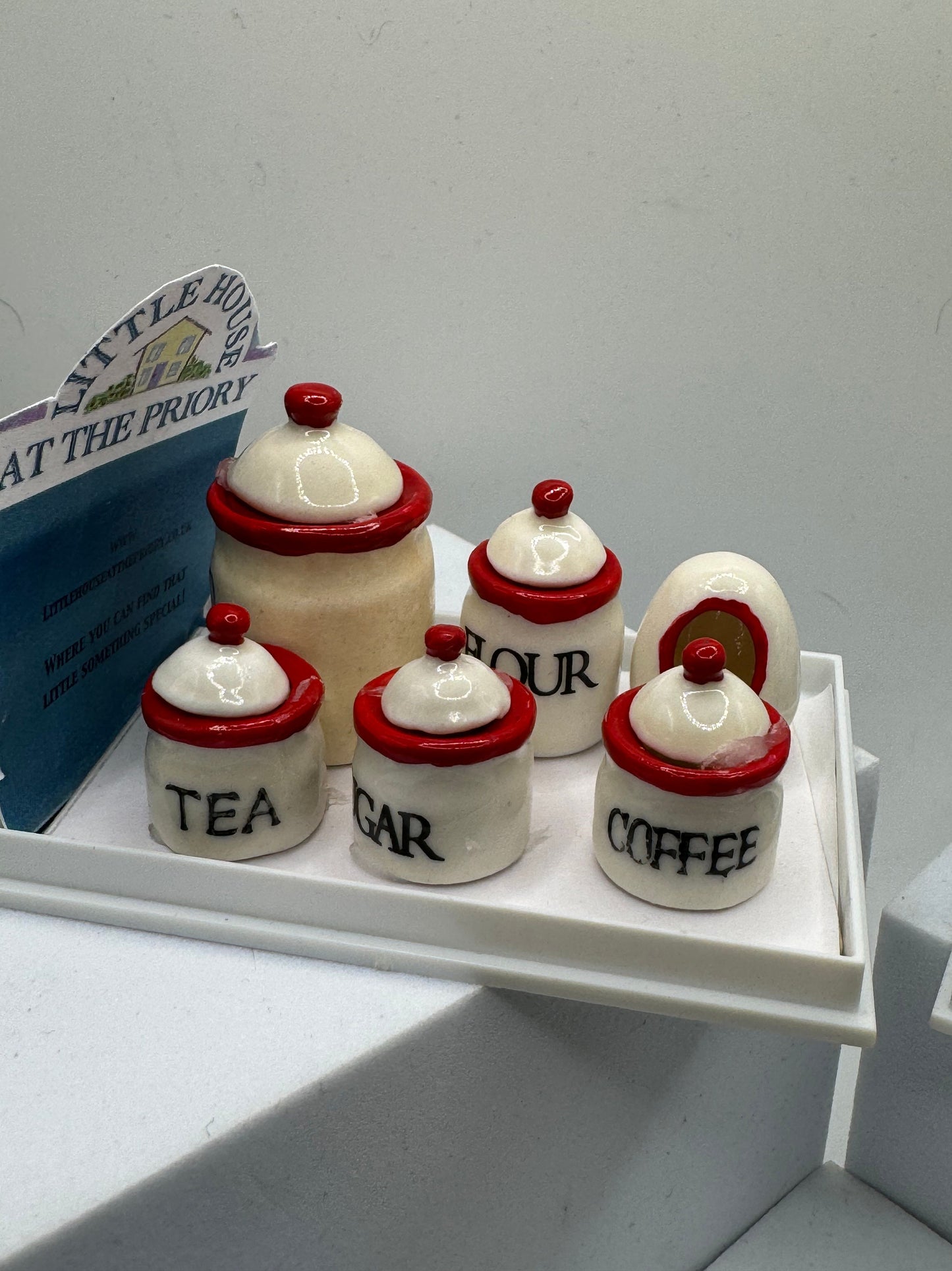 Dolls House Miniatures - 1/12th Cream Kitchen Jar set x1 (various colours)