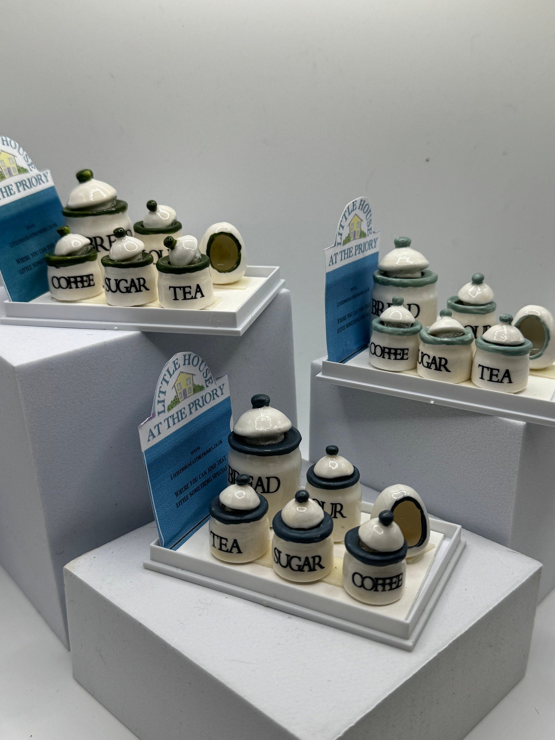 Dolls House Miniatures - 1/12th Cream Kitchen Jar set x1 (various colours)