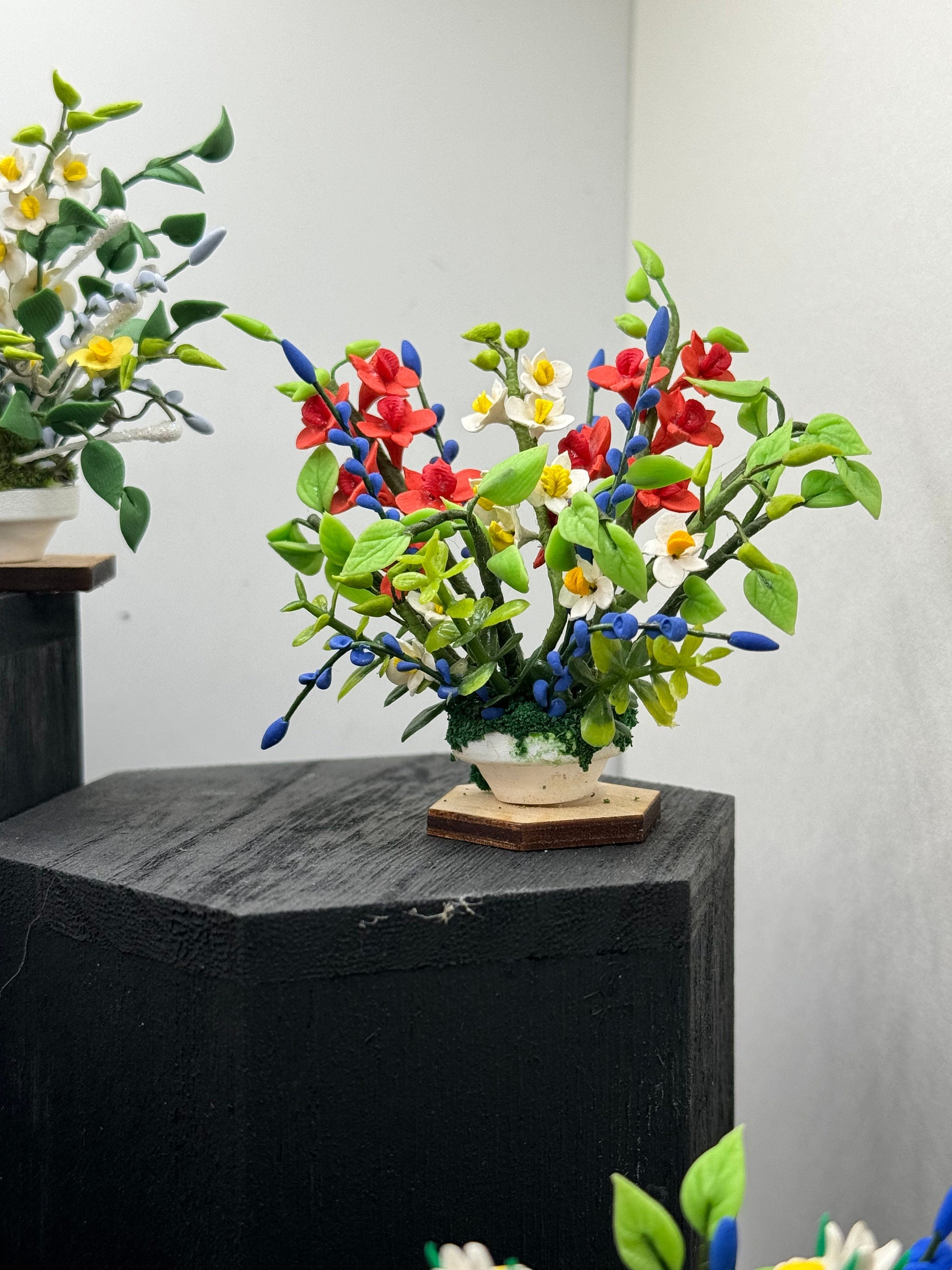 Dolls House Miniatures - 1/12th  Floral / Flower display (various options)