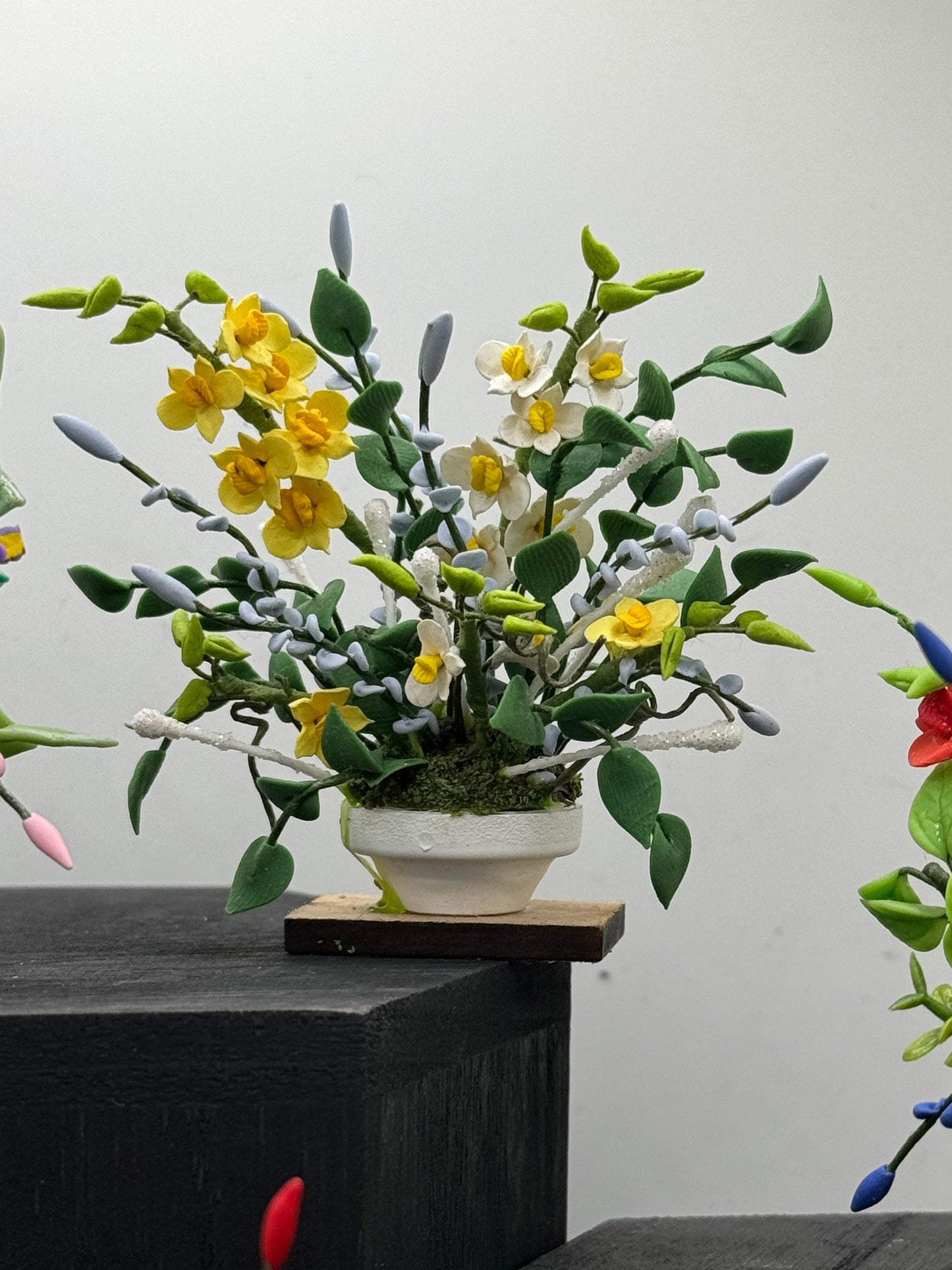 Dolls House Miniatures - 1/12th  Floral / Flower display (various options)