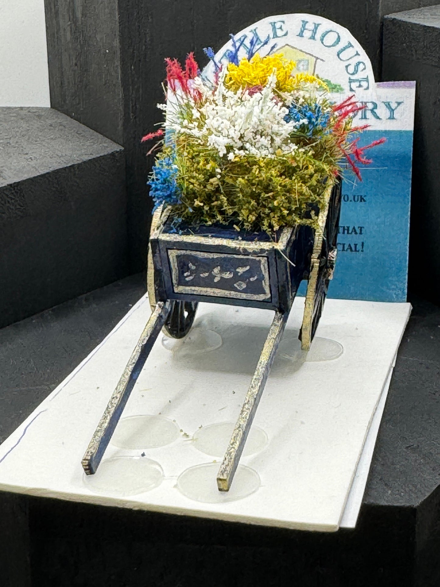 Dolls House Miniatures ( 1/48th - 1:48th - 1/4" - Quarter Inch Scale )  - Flower Garden Cart