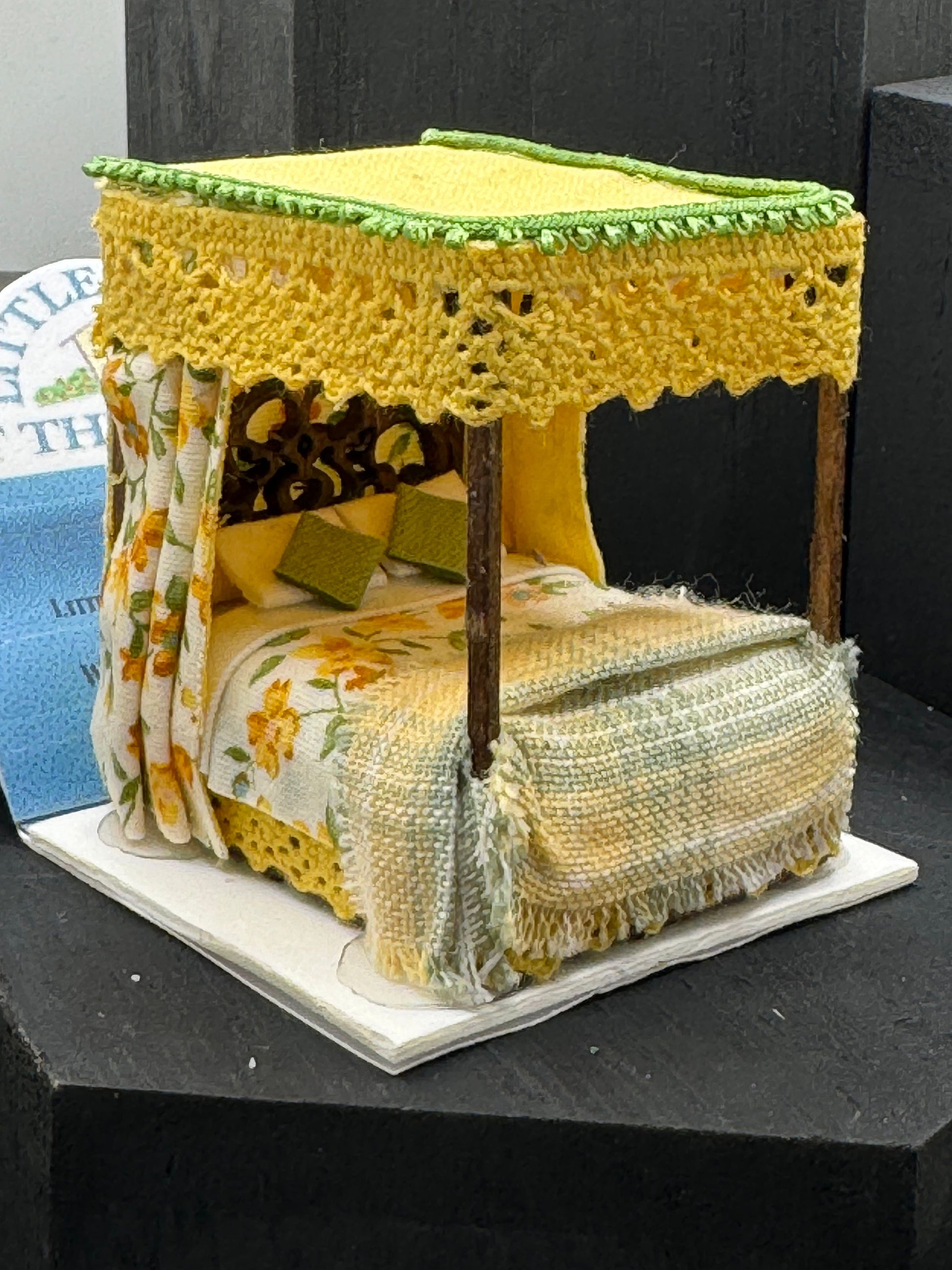 Dolls House Miniatures - Hand Made four Poster Bed (1/48th / 1:48 / Quarter Scale )