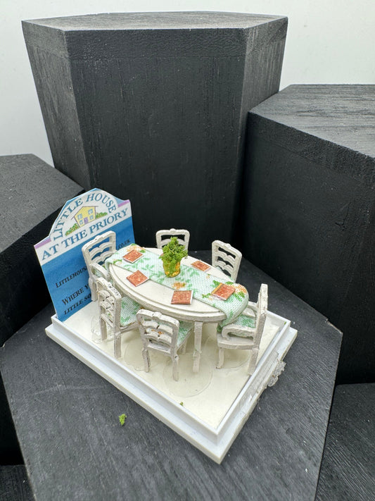DOLLS HOUSE MINIATURES - 1/48 - 1:48 - 1/4" - Quarter Inch Scale - Oval Table with 6 chairs