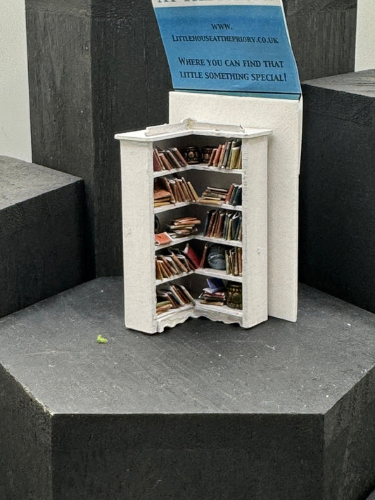 DOLLS HOUSE MINIATURES - 1/48 - 1:48 - 1/4" - Quarter Inch Scale - Corner Bookcase