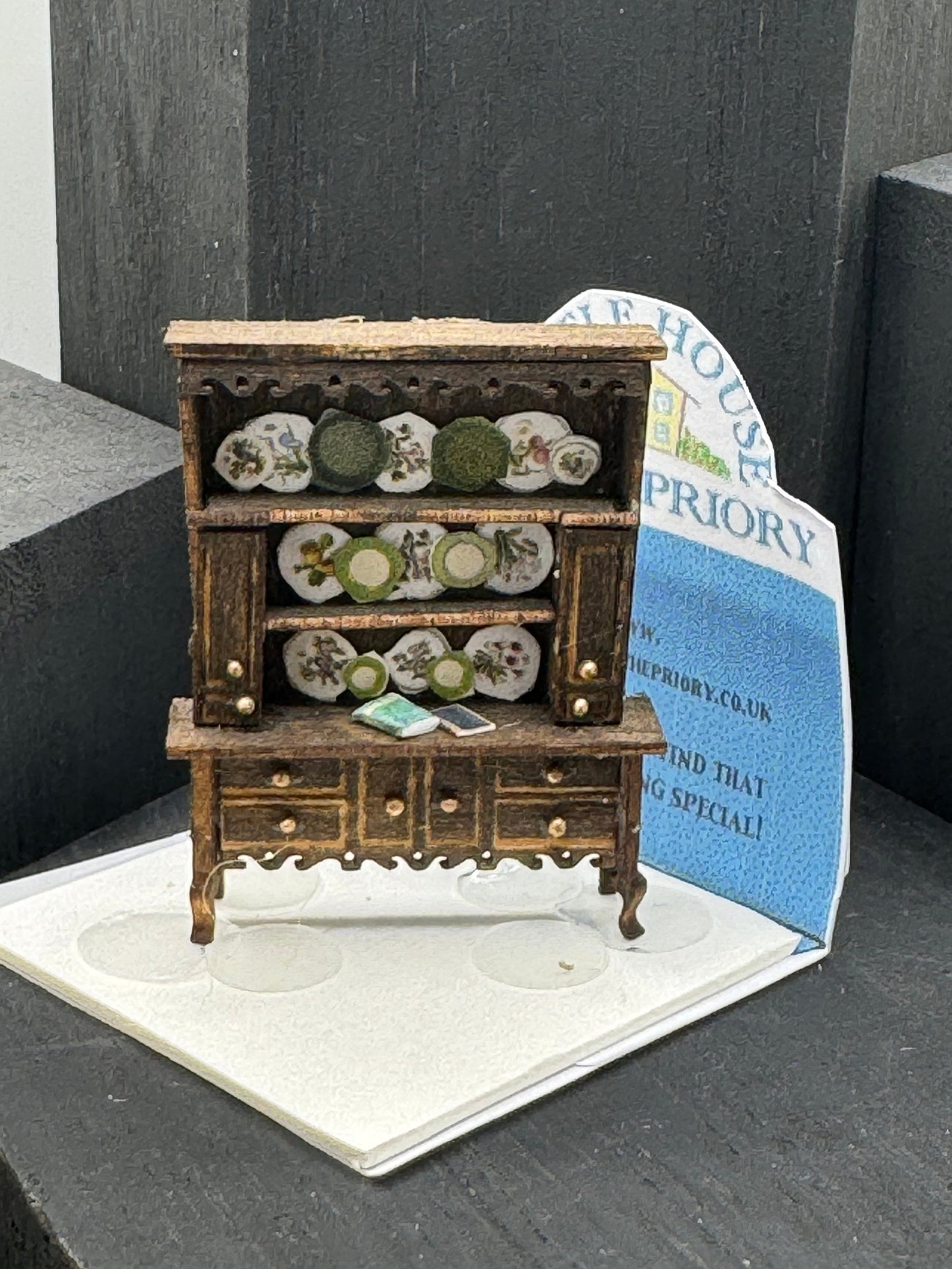 DOLLS HOUSE MINIATURES - 1/48 - 1:48 - 1/4" - Quarter Inch Scale - Dresser / Hutch