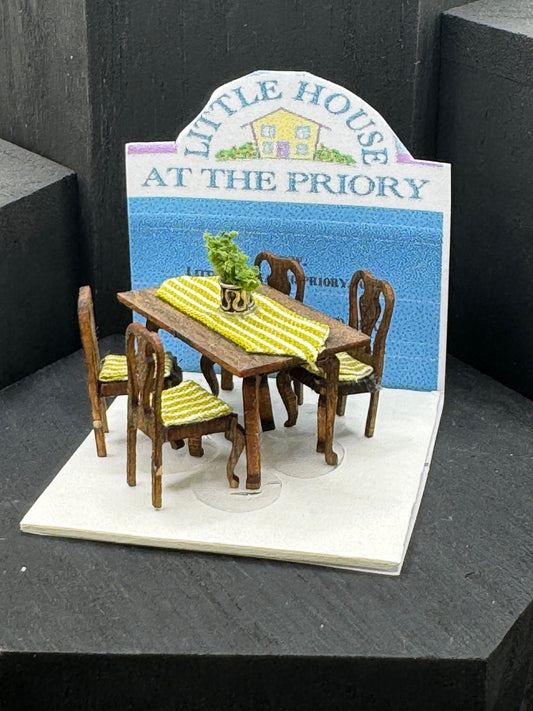 DOLLS HOUSE MINIATURES - 1/48 - 1:48 - 1/4" - Quarter Inch Scale - Table with 4 chairs