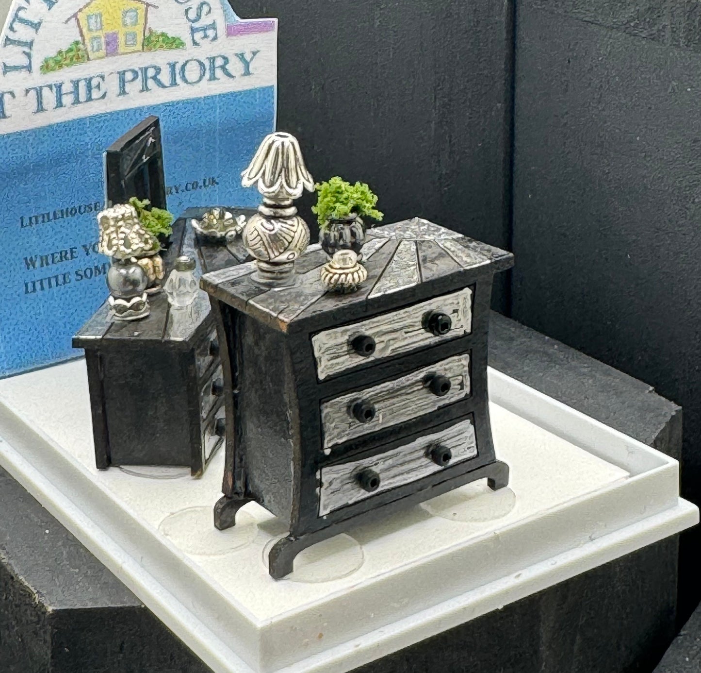 Dolls House  1/48th Art Deco Sunbeam Bedroom set