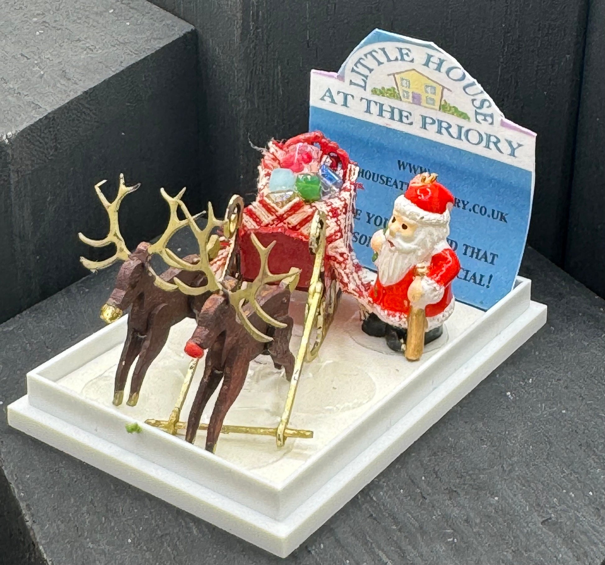 Dolls House  1/48th Santa's Sleigh with Reindeer