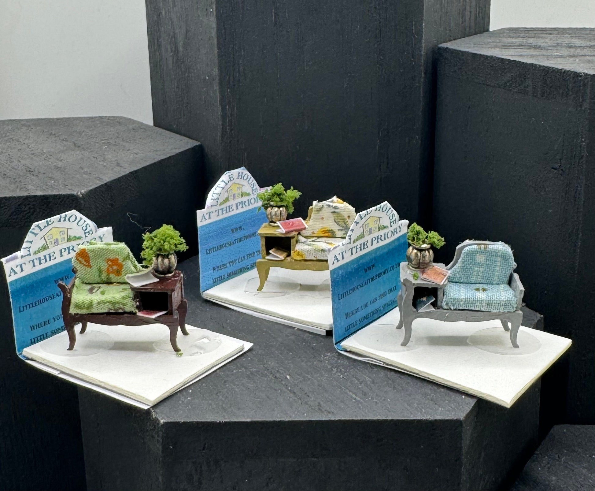 Dolls House  1/48th Telephone Seat x1