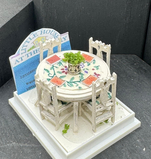 Dolls House  1/48th Table and 4 chairs