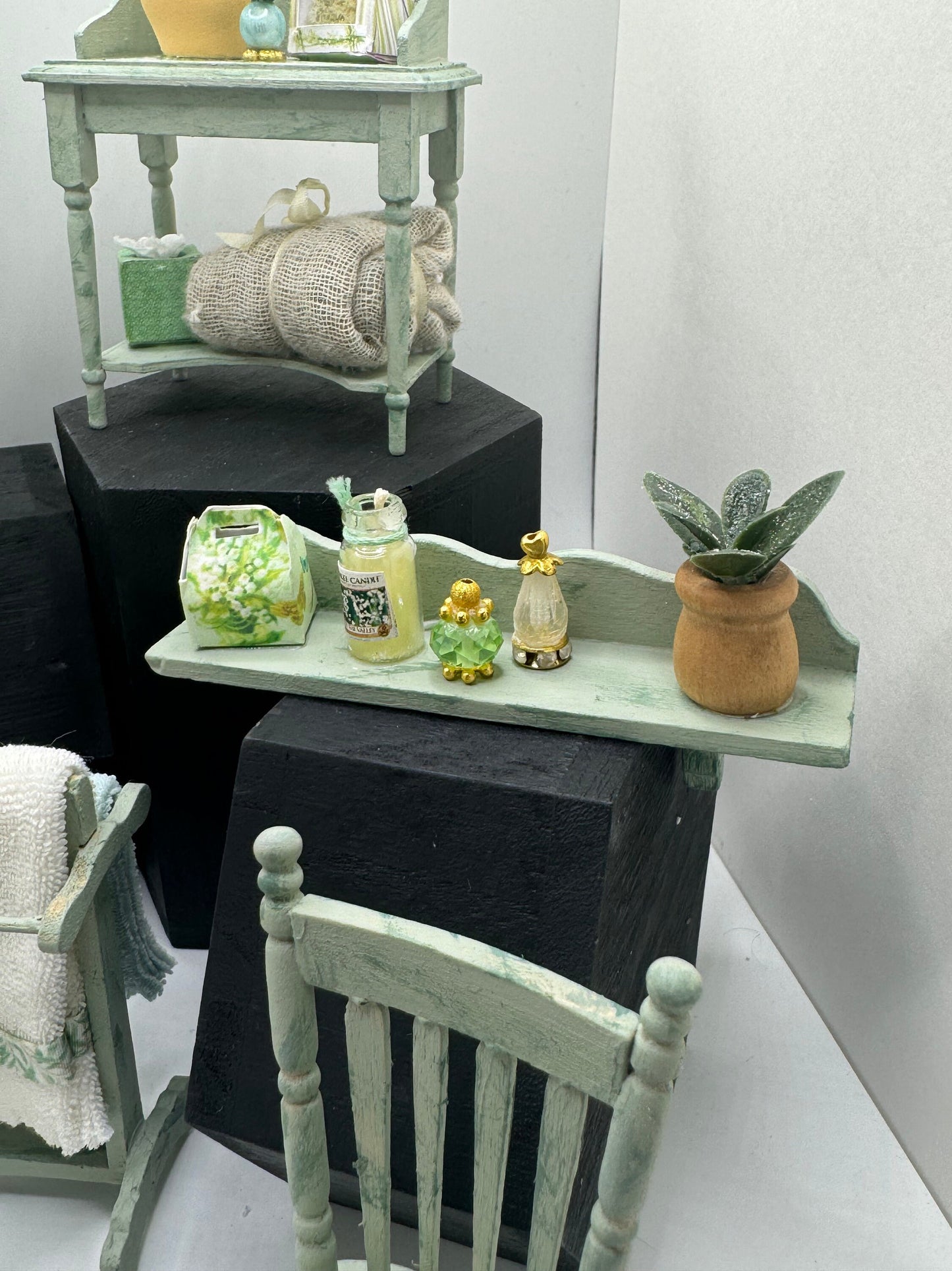 Dolls House Miniatures - 1/12th / 1:12 / inch scale.    Shabby Chic Bathroom Bedroom Furniture ( 6 options  )