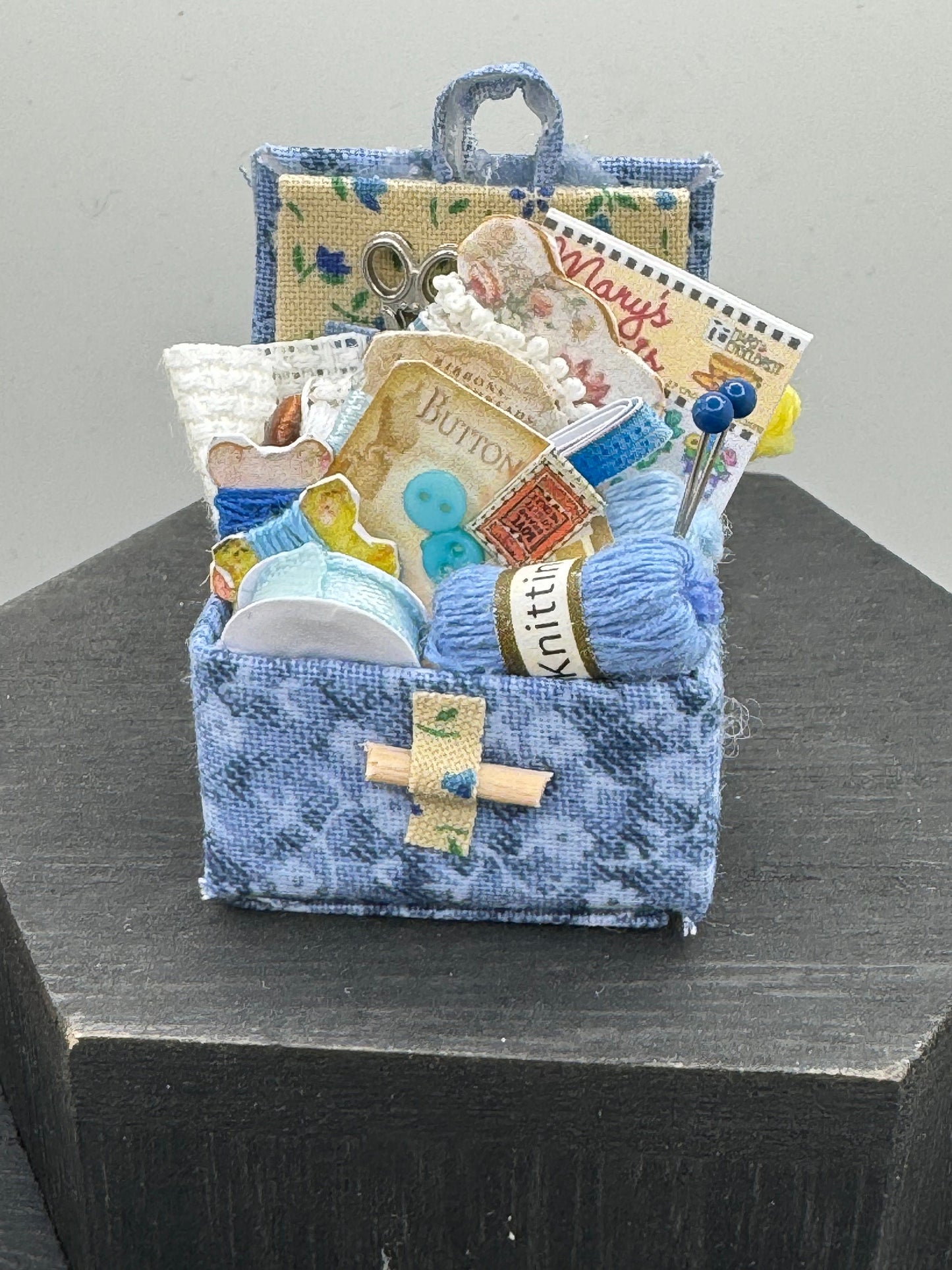 DOLLS HOUSE MINIATURES - 1/12th Sewing Box / Basket and accessories x 1 (7 options)