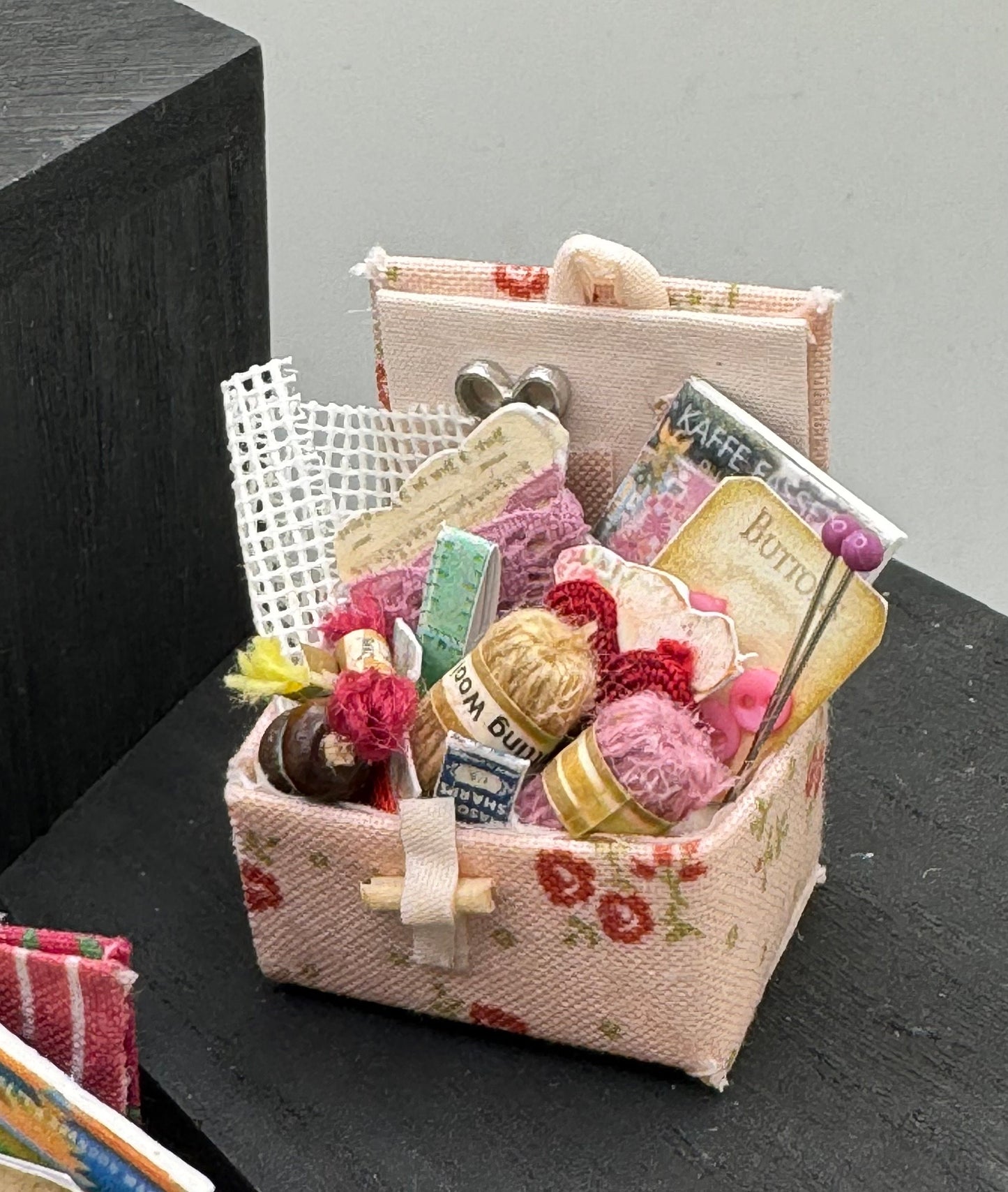 DOLLS HOUSE MINIATURES - 1/12th Sewing Box / Basket and accessories x 1 (7 options)