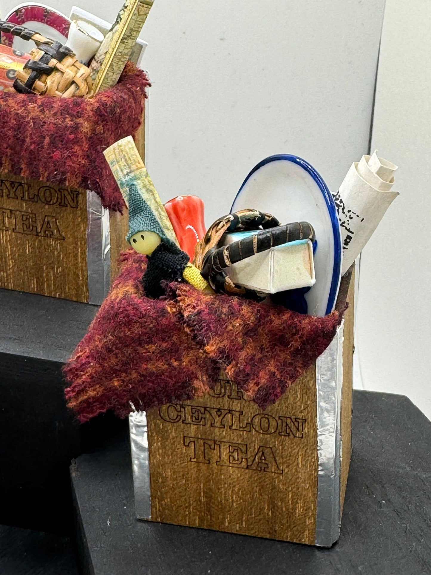 Dolls House Miniatures - 1/12th Attic Box