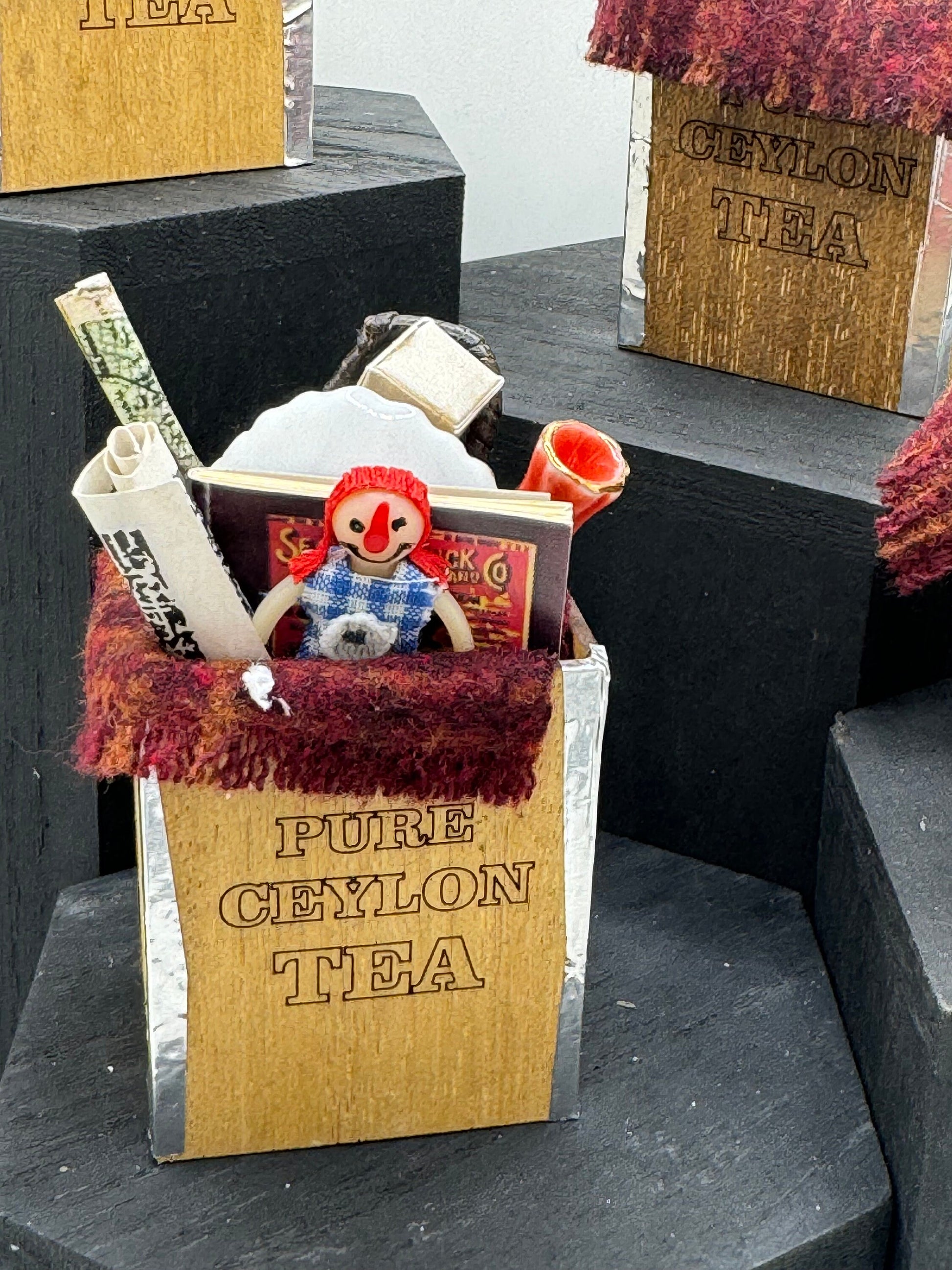 Dolls House Miniatures - 1/12th Attic Box