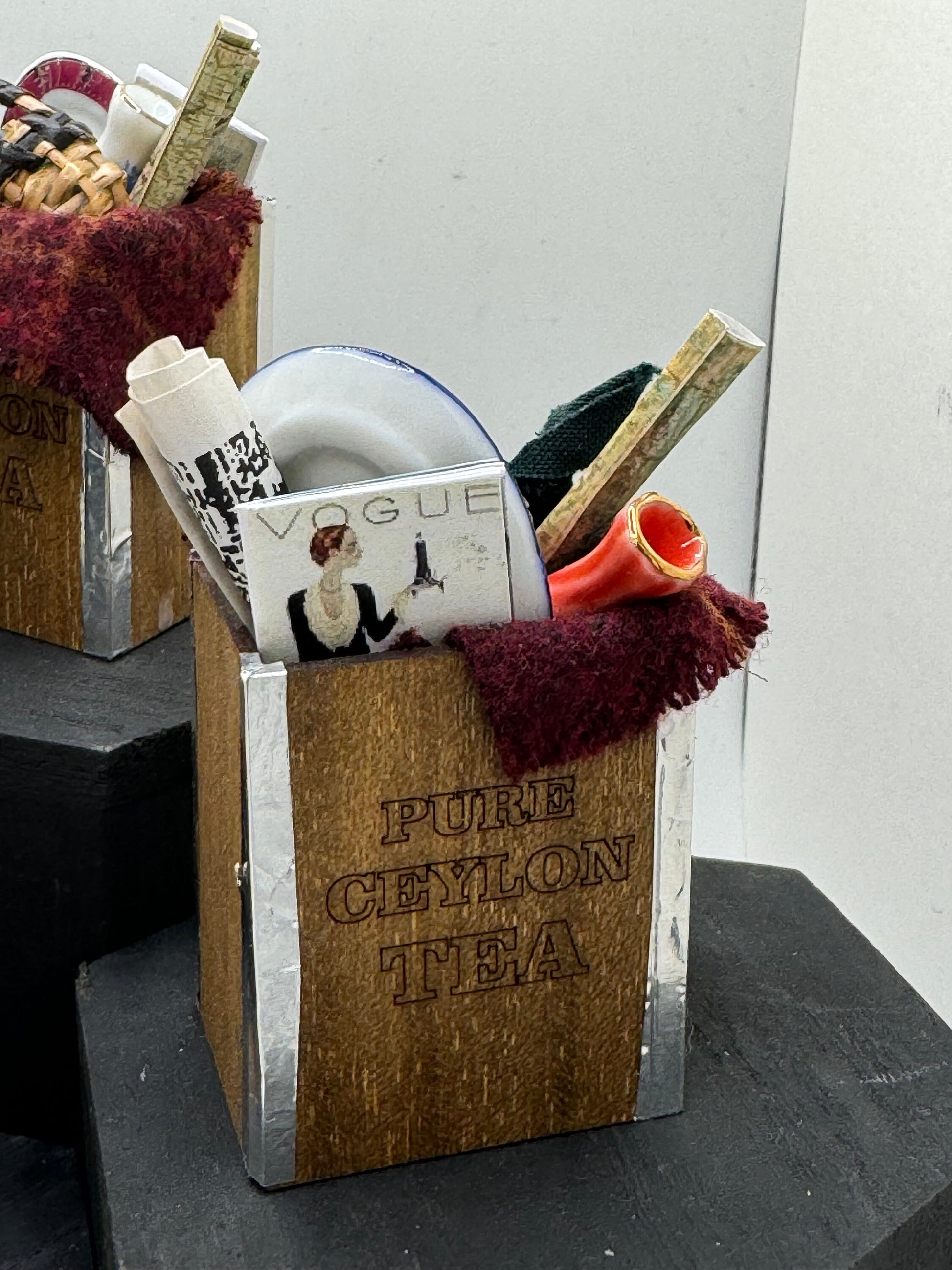 Dolls House Miniatures - 1/12th Attic Box