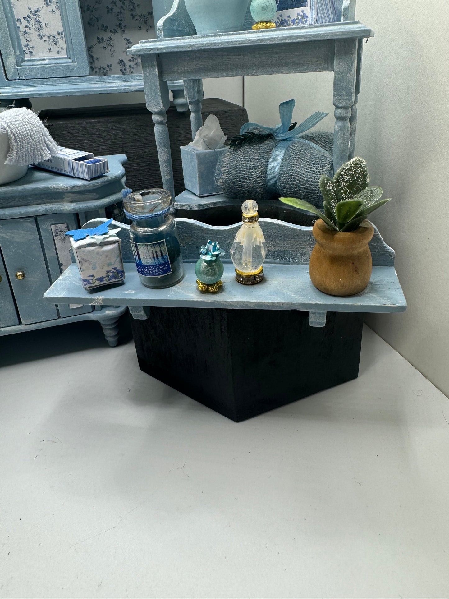 Dolls House Miniatures - 1/12th / 1:12 / inch scale.    Shabby Chic Bathroom Bedroom Furniture ( 6 options  )